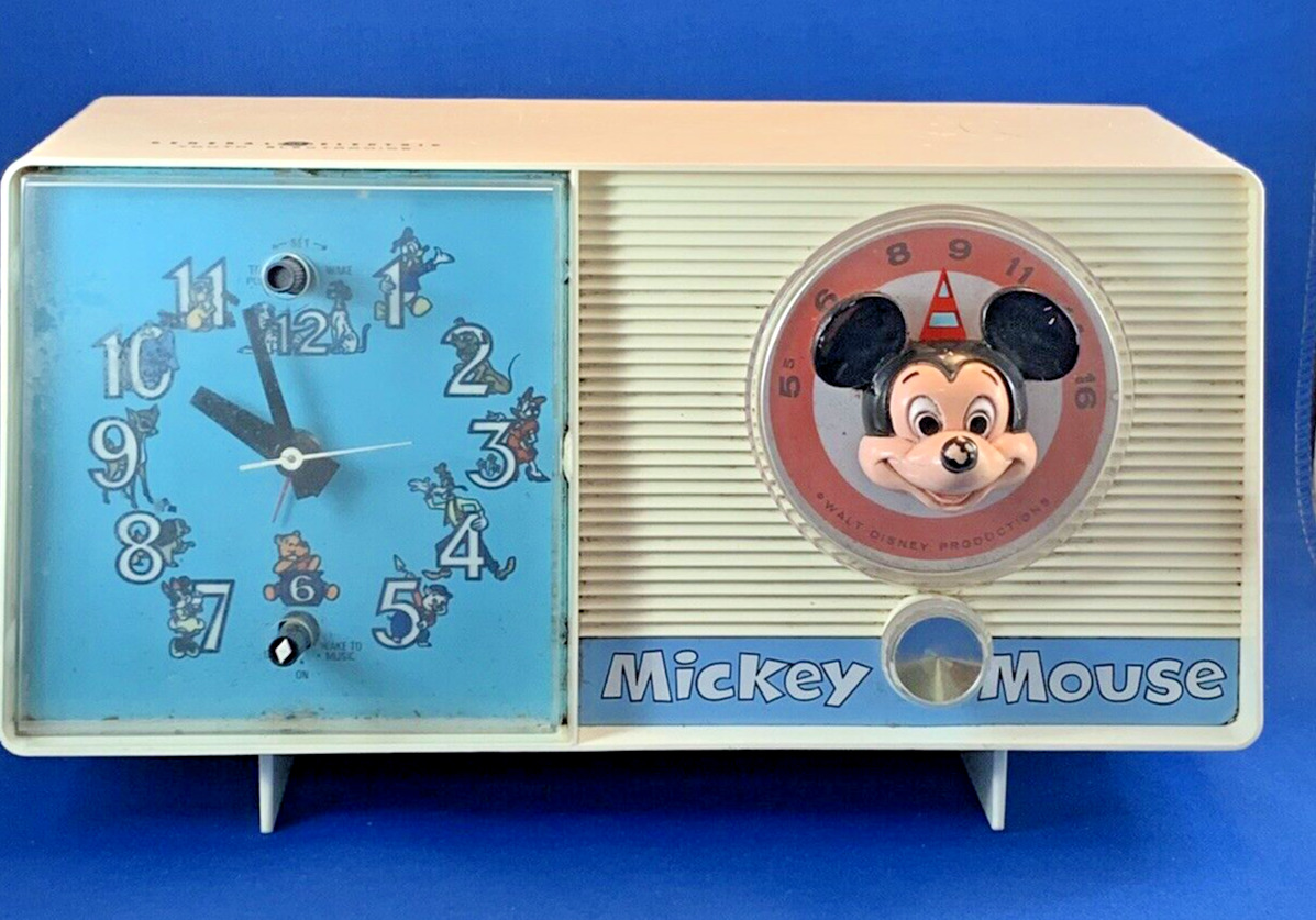 Vintage General Electric GE Disney Mickey Mouse Alarm Clock AM Radio Working