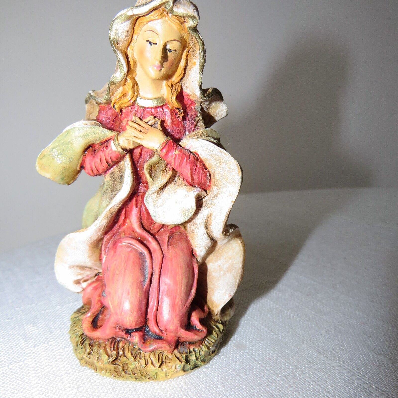 Kneeling Madonna—Praying Virgin Mary Figure 4.5 Inches