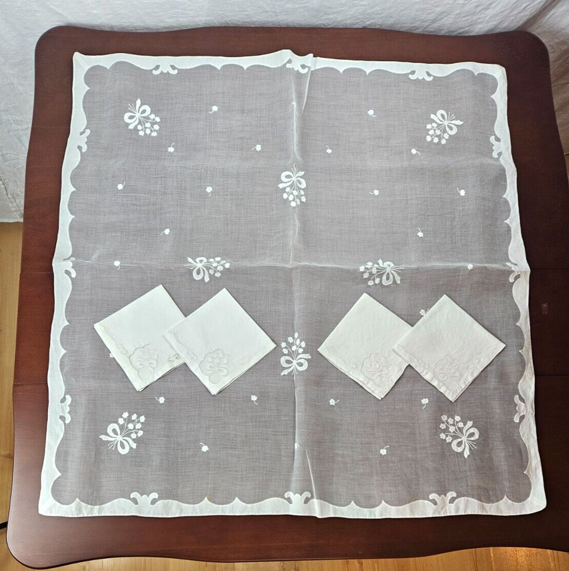 Antique Madeira Organdy Table Cloth & 4 Napkin White Bouquet & Bow Applique