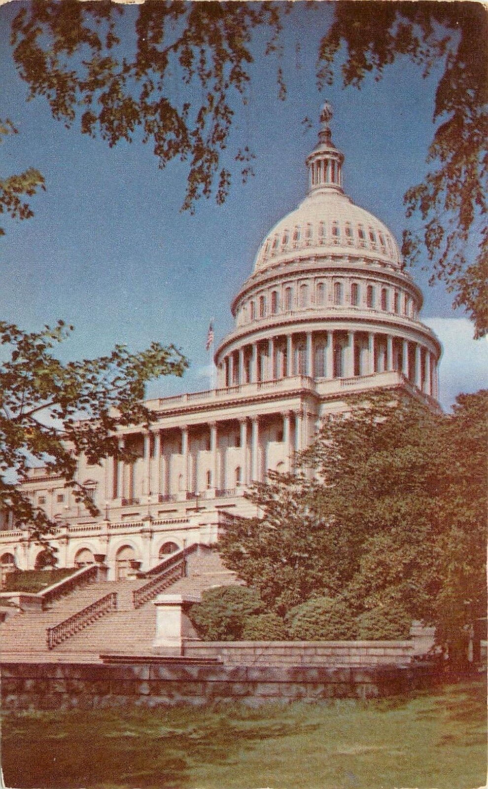 U S Capitol Building Washington DC Bronze Freedon Dome Postcard