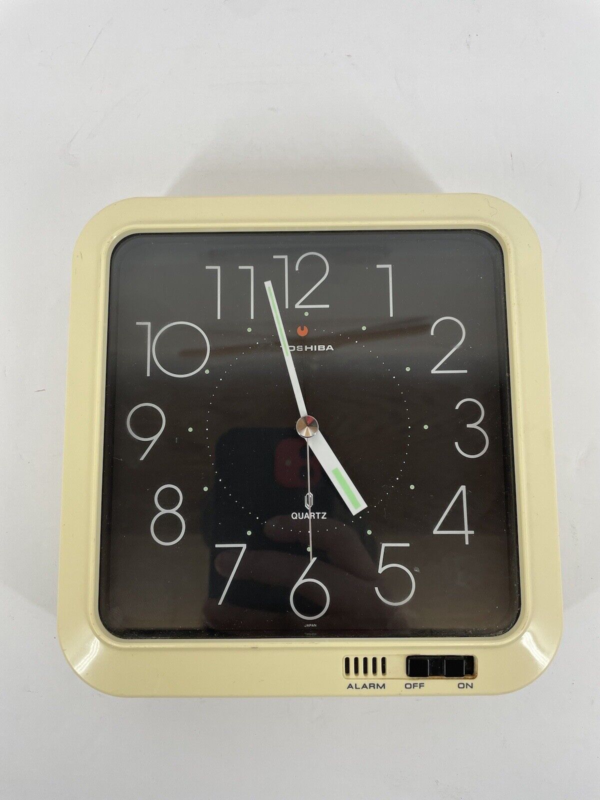 Vintage Toshiba Alarm Clock No. 4re727 Japan Tested Works Hangable