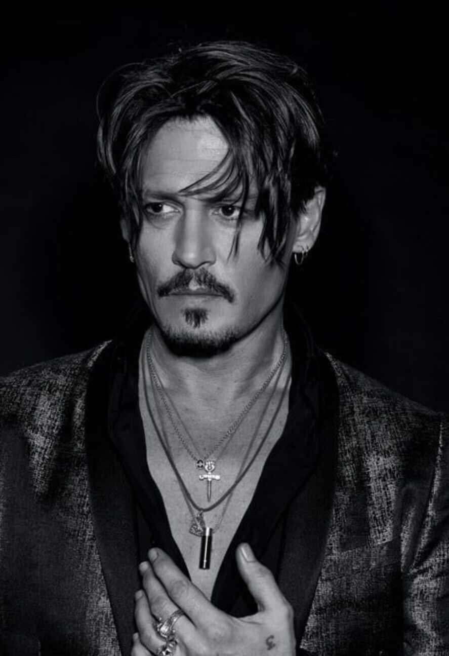 “Johnny Depp” Celeb Heart Throb, 4x6 BW Publicity Photo,  Collector’s Piece WOW