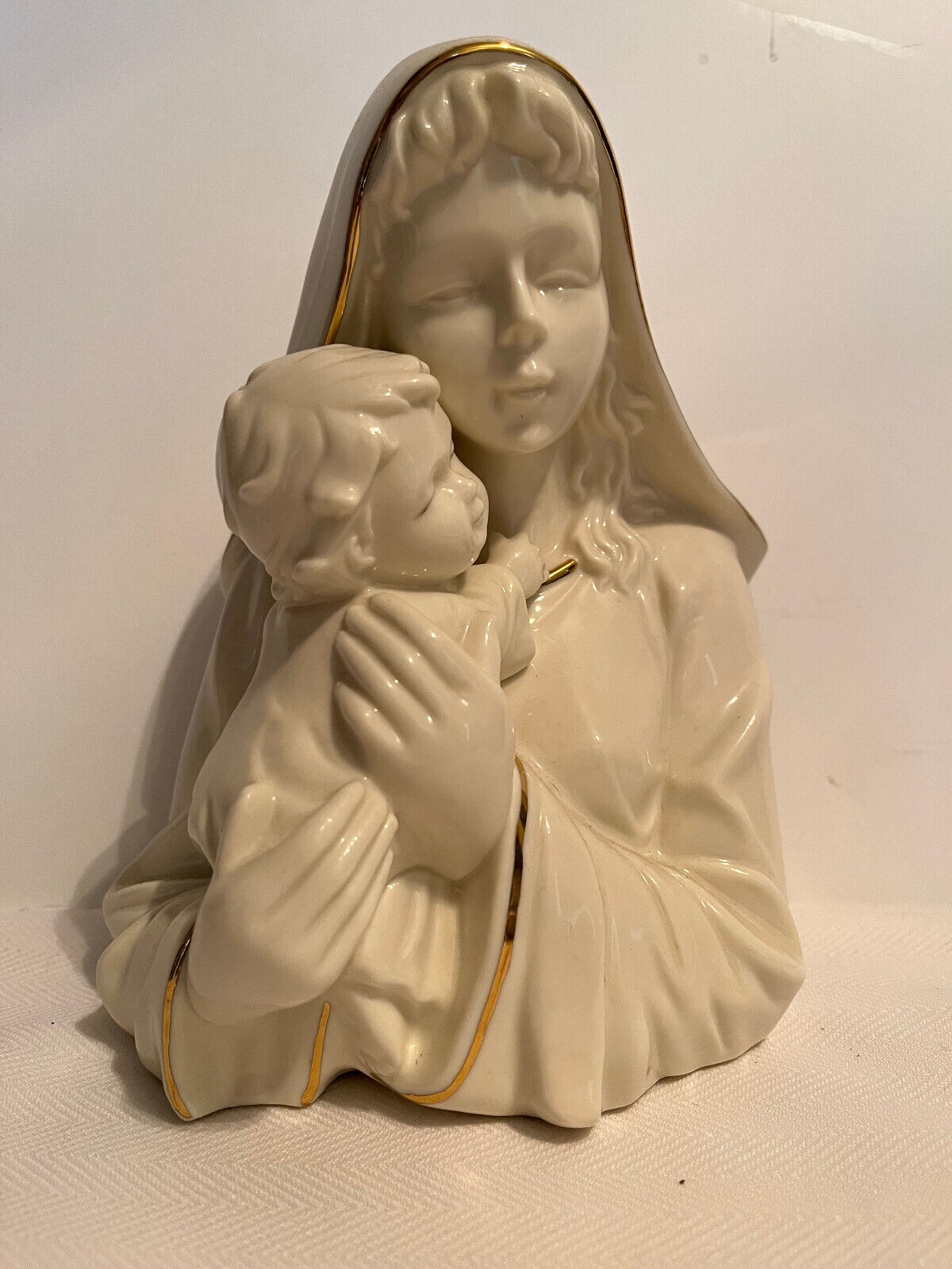 Mikasa Porcelain Madonna and Child Large 7.5 inches Gold Trim