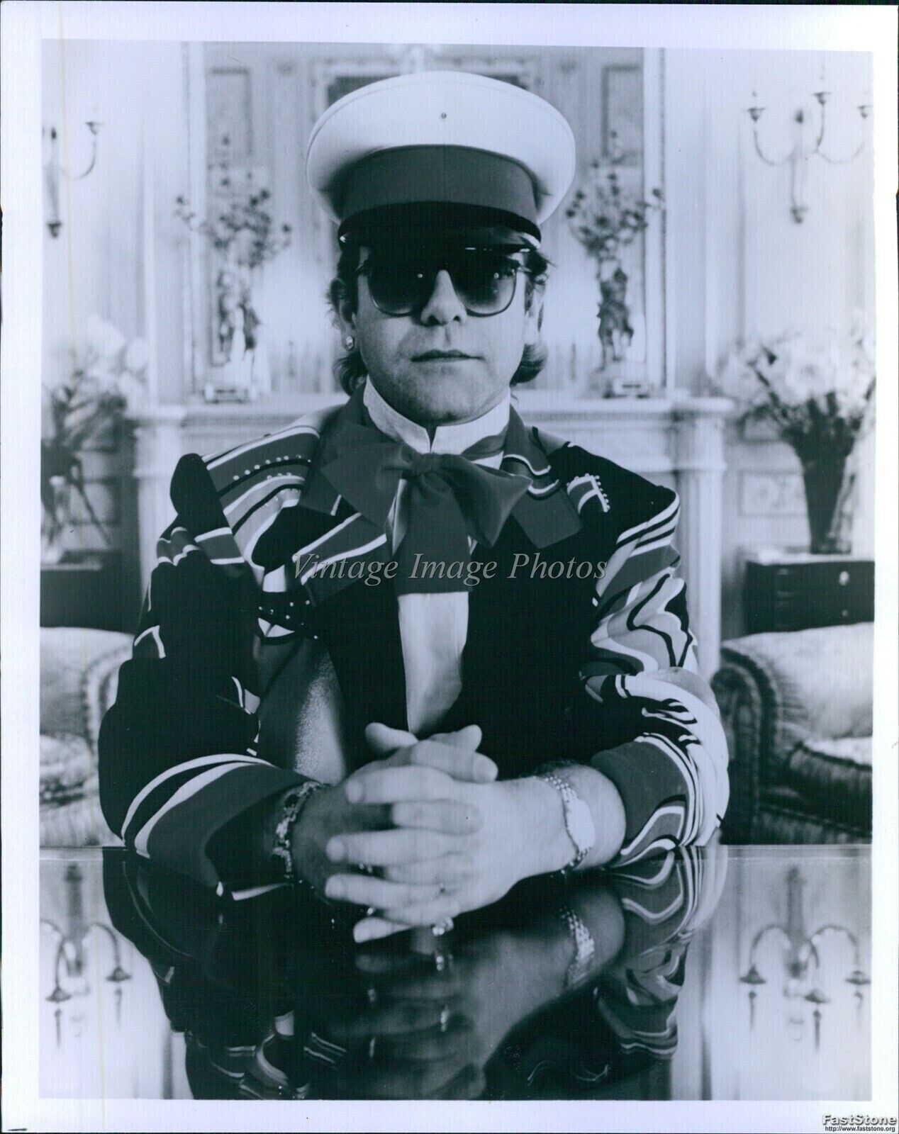 Vintage Elton John Singer Songwriter In Ornate Living Room Musician 8X10 Photo