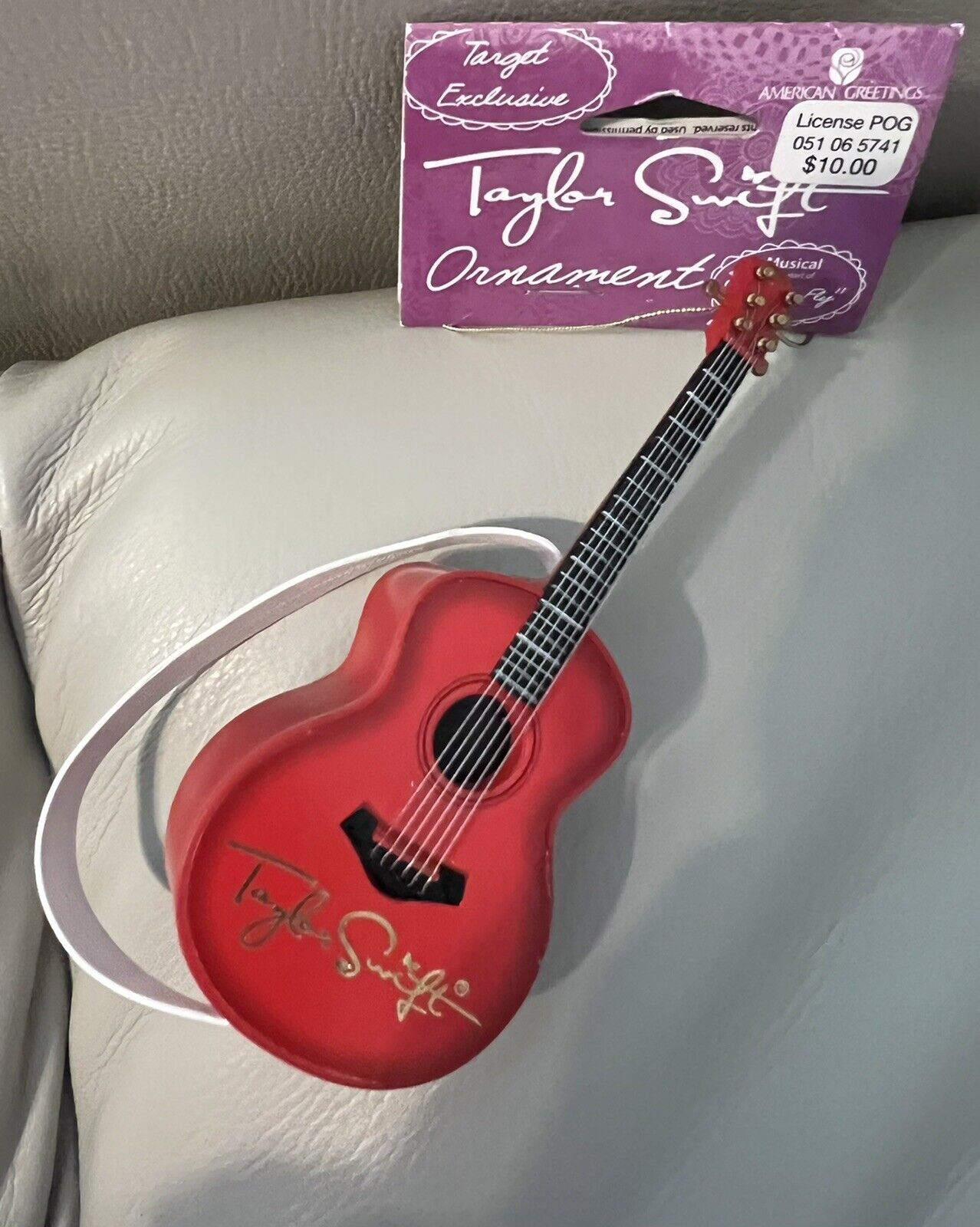TAYLOR SWIFT Red MUSICAL Sparks Fly GUITAR ORNAMENT Target AMERICAN GREETING HTF
