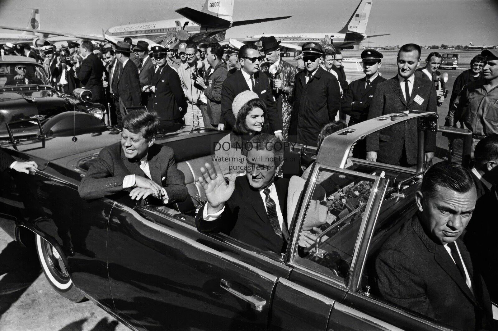 PRESIDENT JOHN F. KENNEDY LEAVING AIRPORT FOR DALLAS PARADE 4X6 PHOTO POSTCARD