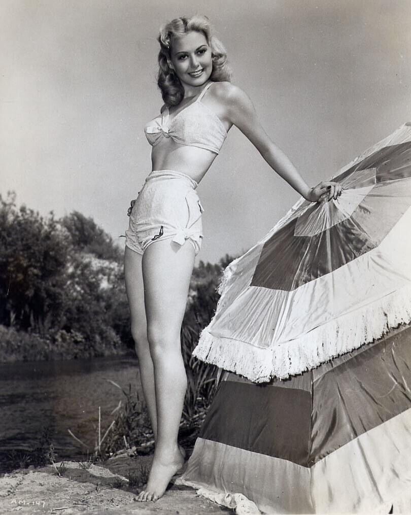 WW2 WWII Photo Pinup Girl 1950's Actress Adele Mara   World War Two / 8324