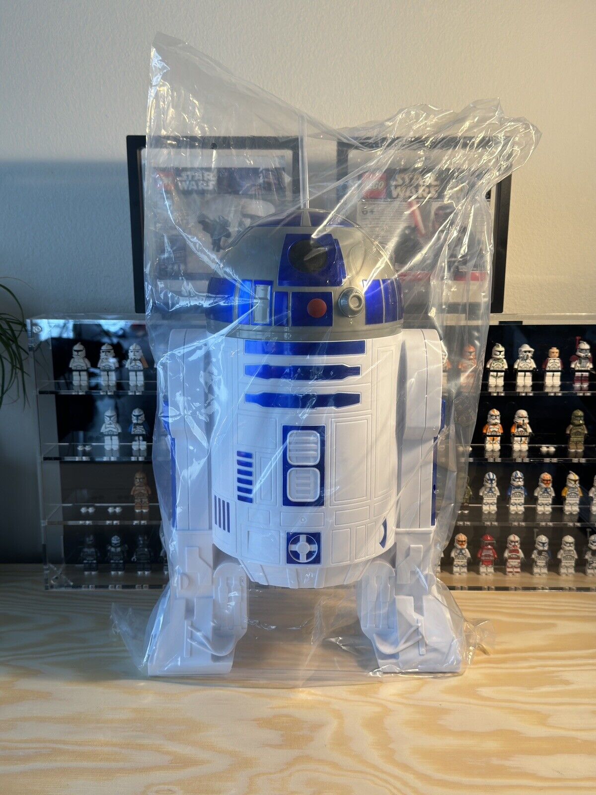 Star Wars AMC The Phantom Menace R2-D2 Popcorn Bucket. NEW