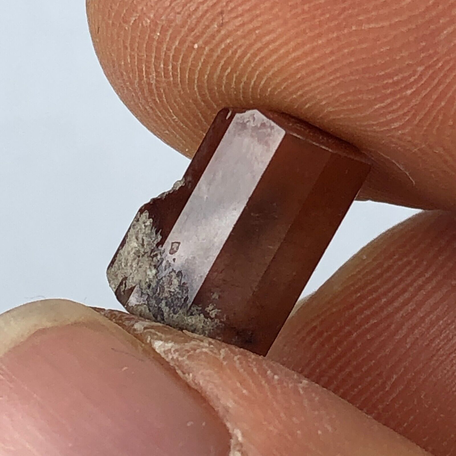 RED/CHAMPAGNE TOPAZ W/ RUTILE CRYSTAL FROM SAN LUIS POTOSI, MEXICO 4.5 Ct/0.9Gr