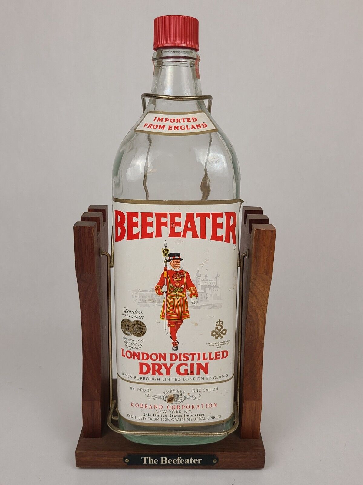 Vtg The Beefeater Gin Gallon Bottle w/ Wood Tilt Pourer Cradle Barware Bar Decor