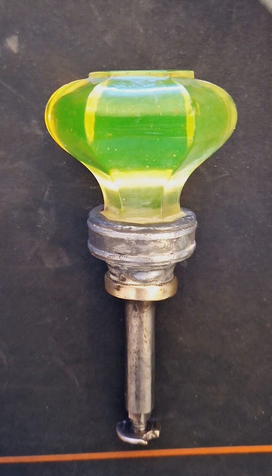ANTIQUE GREEN GLASS URANIUM & METAL DOOR KNOB 1 INCH DIAMETER 183 GRAMS DECO ERA