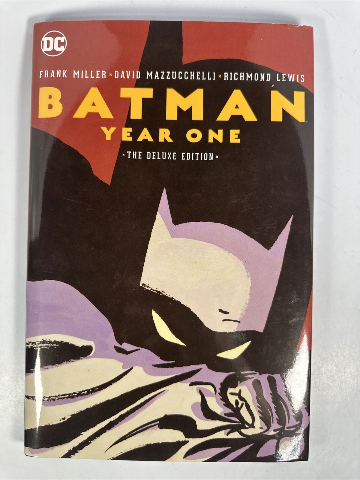 Batman: Year One - The Deluxe Edition Hardcover (DC Comics)