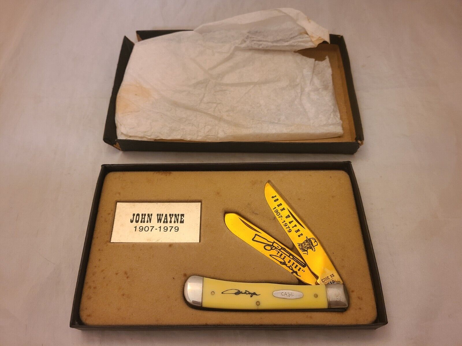 Vintage John Wayne The “Duke” 1907-1979 Trapper Pocket Knife Case XX Gold Tone