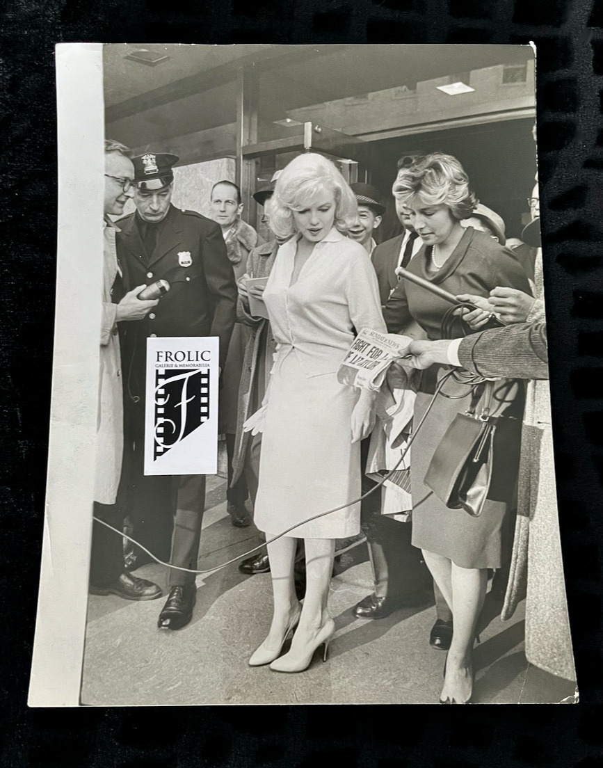 MARILYN MONROE 1961 Original Photo MM Leaving Hospital PARIS-MATCH Credit Stamps