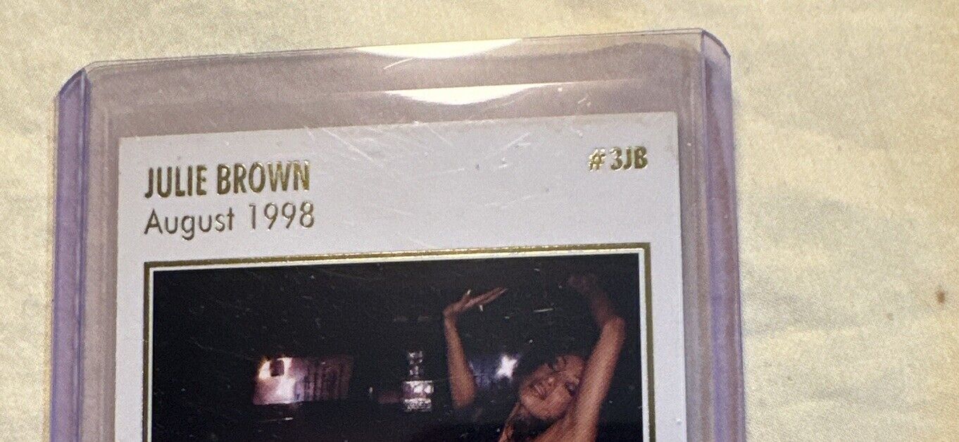1998 Playboy’s CELEBRITY Authentic Signature Card, Julie Brown #3JB-825/1300