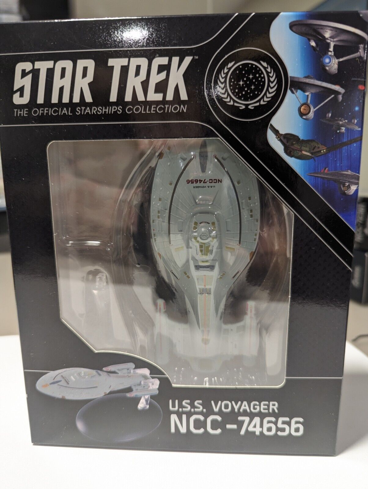 Eaglemoss - Star Trek  USS Voyager NCC-74656 - Regular Size Model - NIB