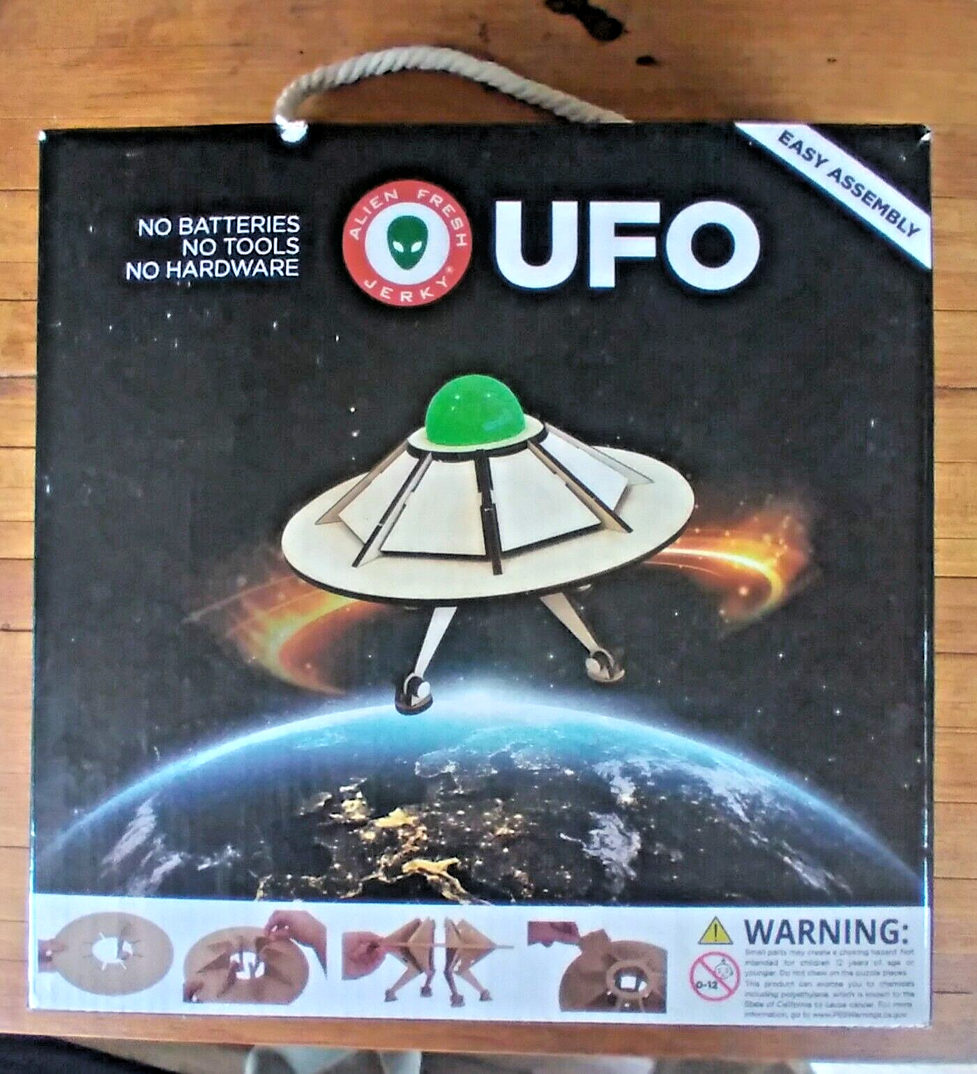 UFO Model Kit, Open Box, ALIEN FRESH JERKY Brand, Area 51, Martians, Spacecraft