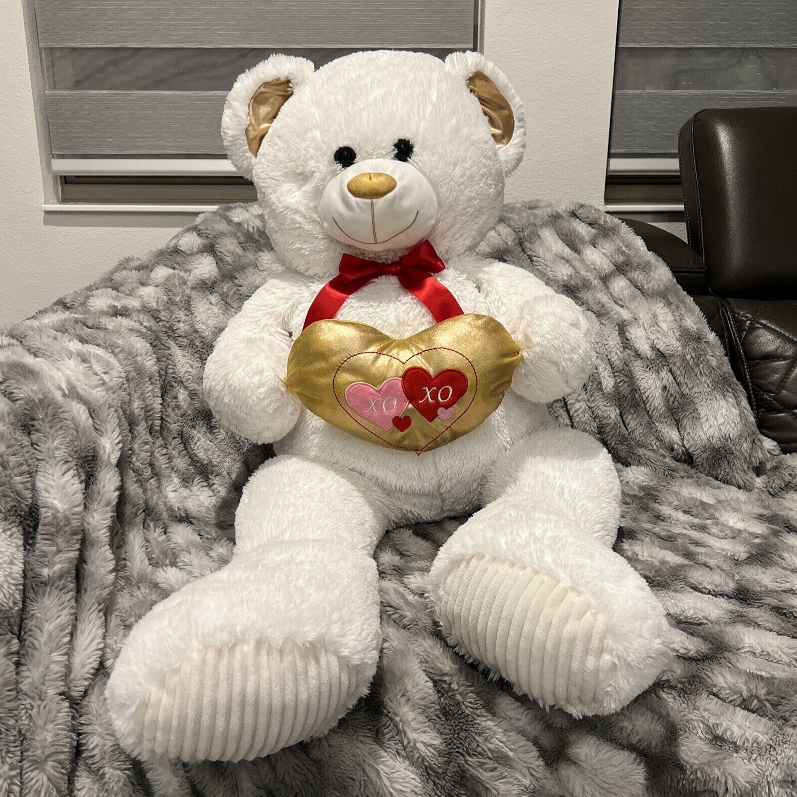 Big 3 Feet Tall white/red Valentine\'s Day bear holding a golden heart