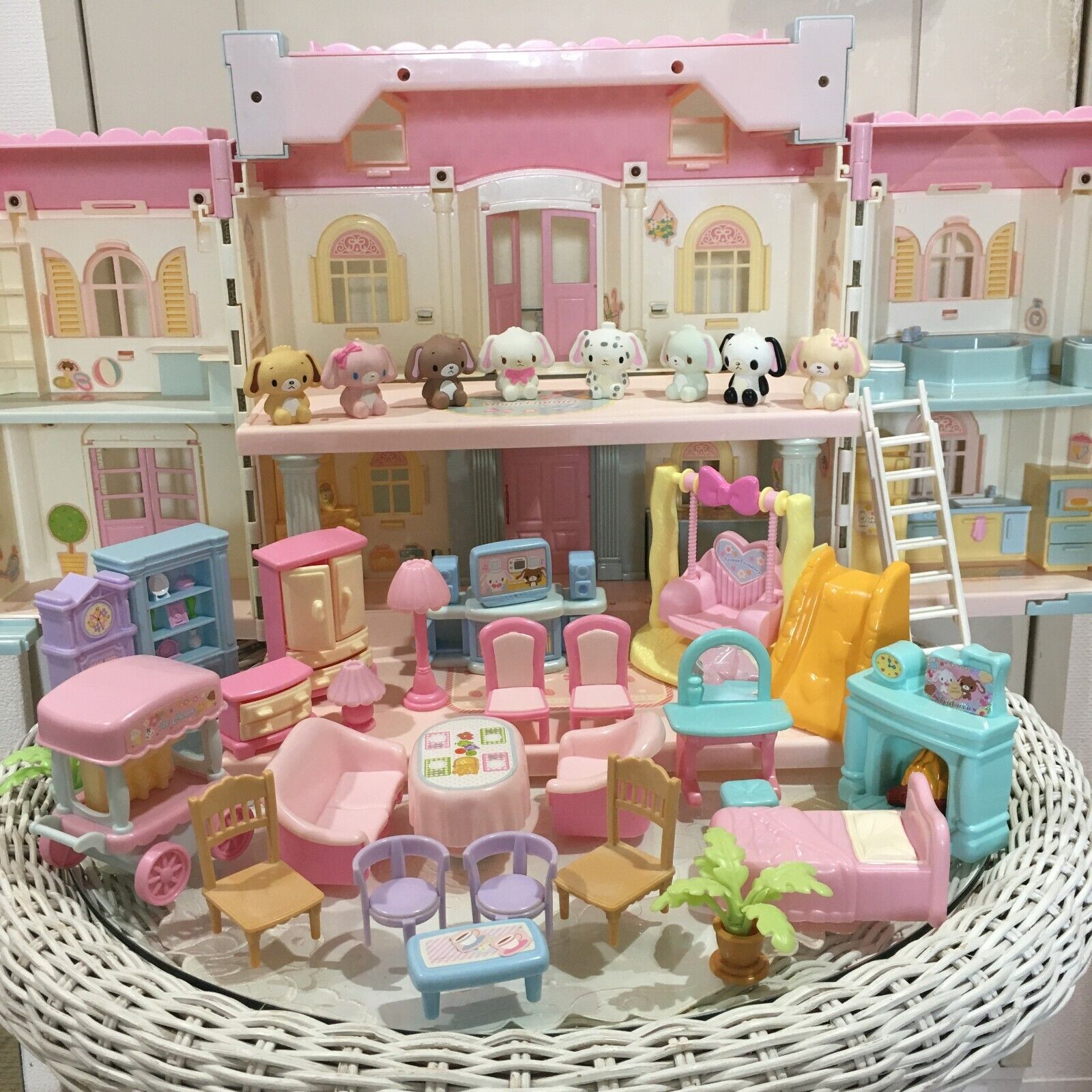 Sanrio Sugarbunnies  Dollhouse pink roof door