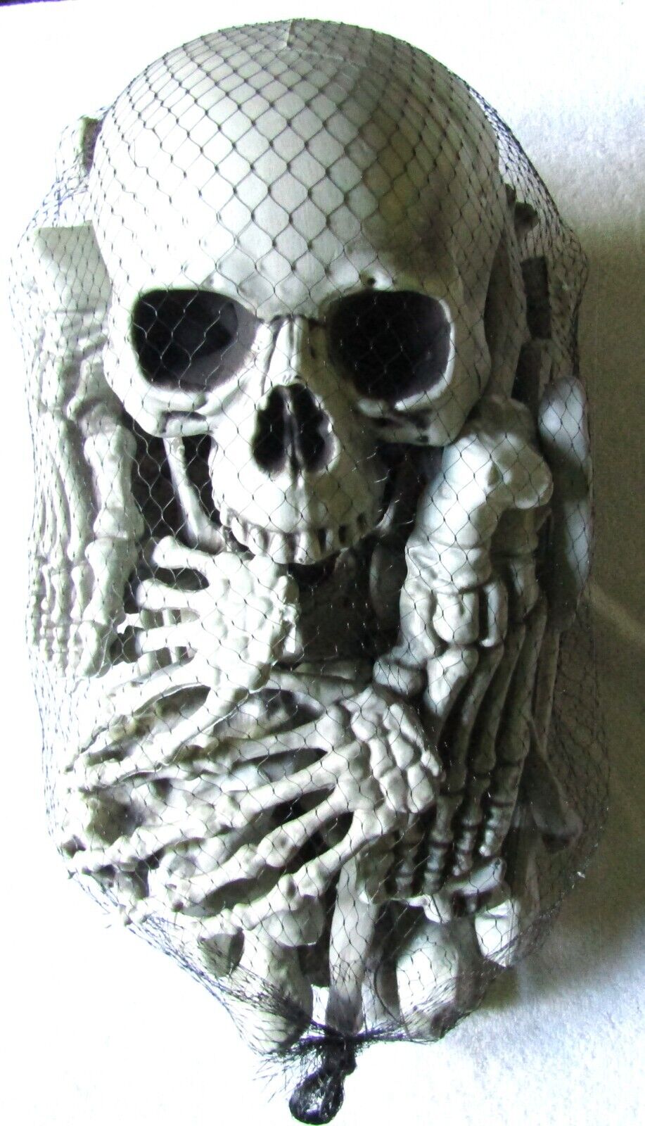 28pcs Set Bag of Decoration Skeleton Bones Skull Prop Halloween Haunted House.