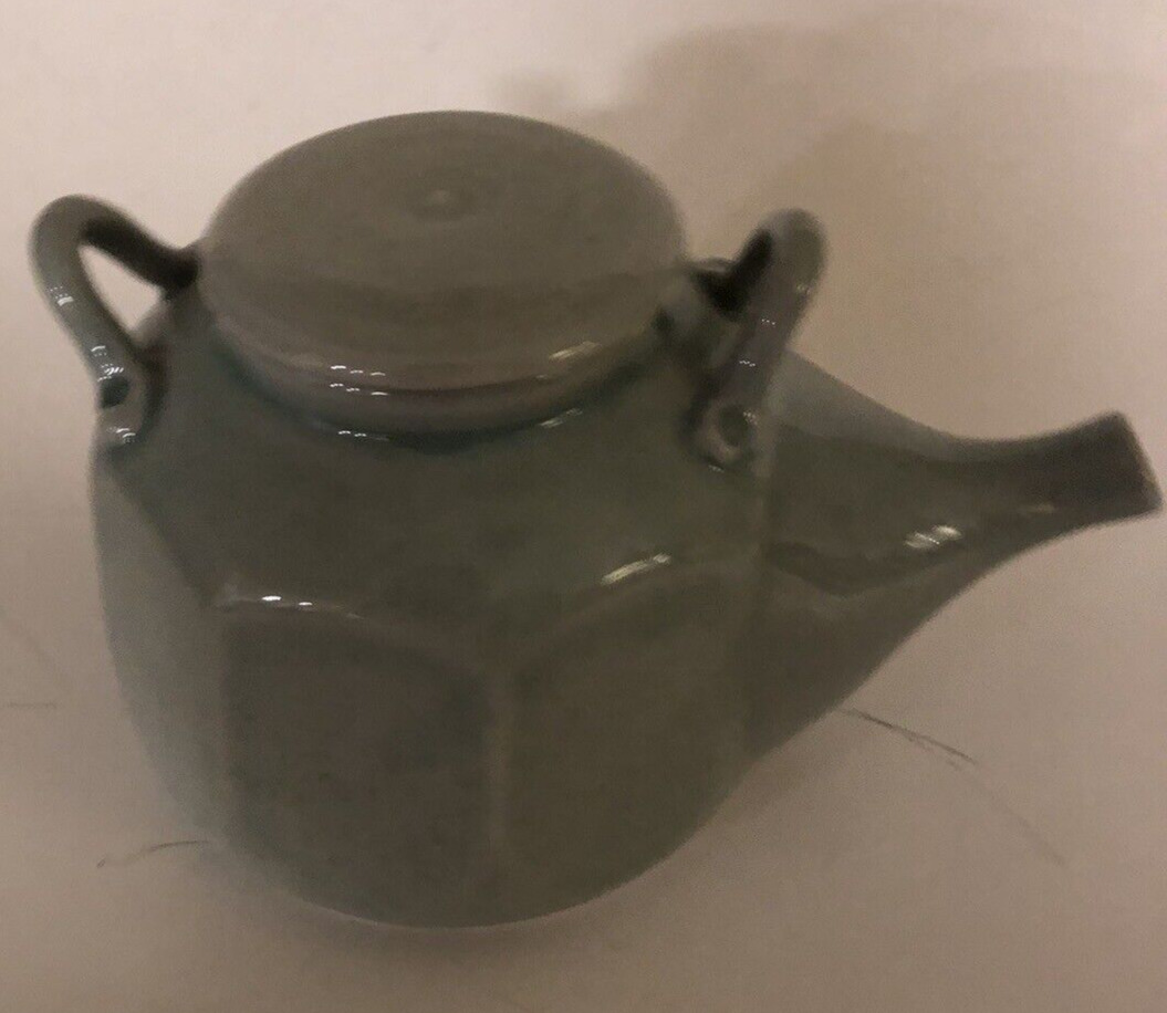 Vtg 1984 Charles Bryant Studio Art Pottery Celadon Octagonal Tea Pot Signed 4.5\