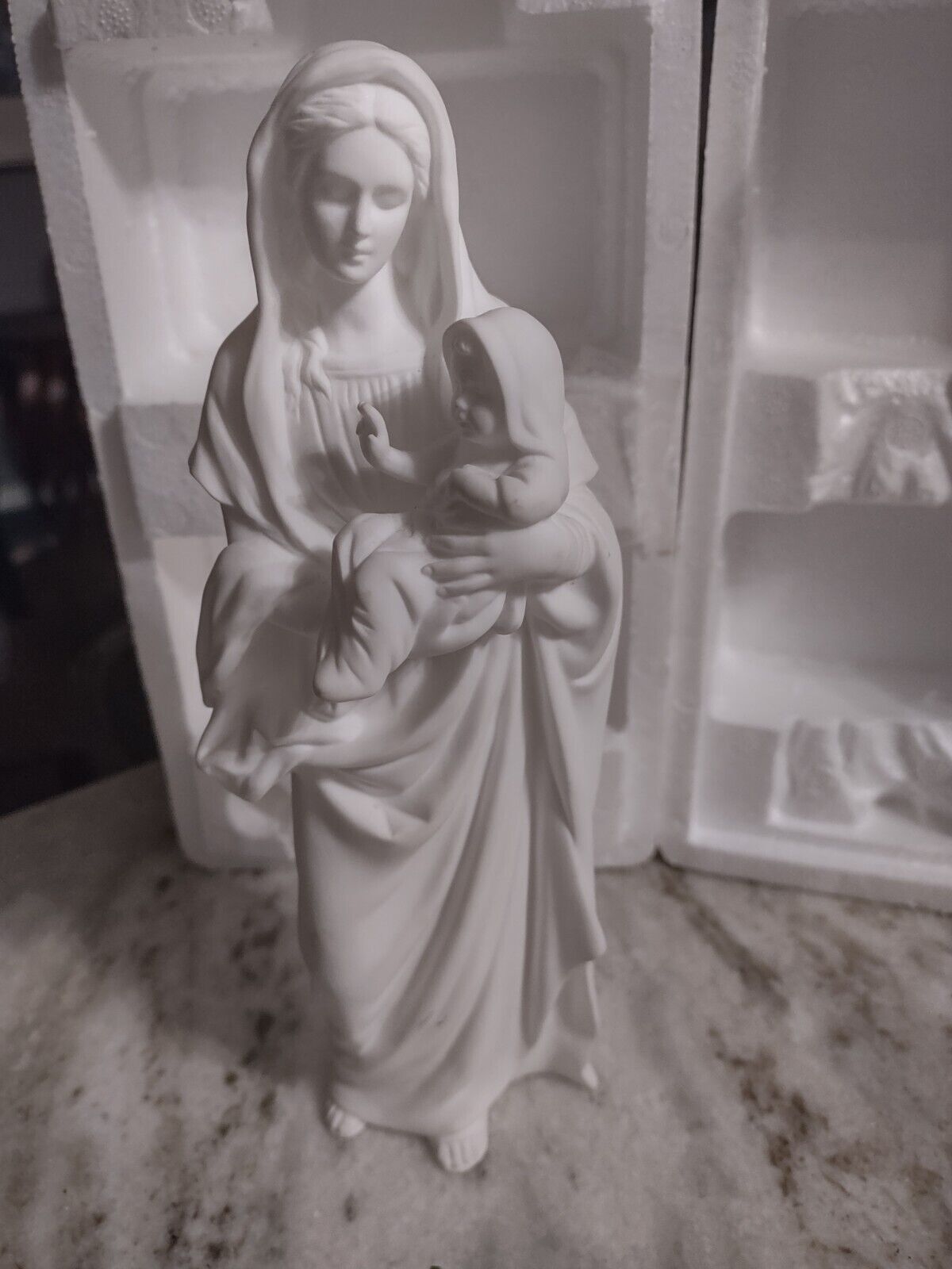 Lenox Madonna and Child Porcelain Delicate Beauty 