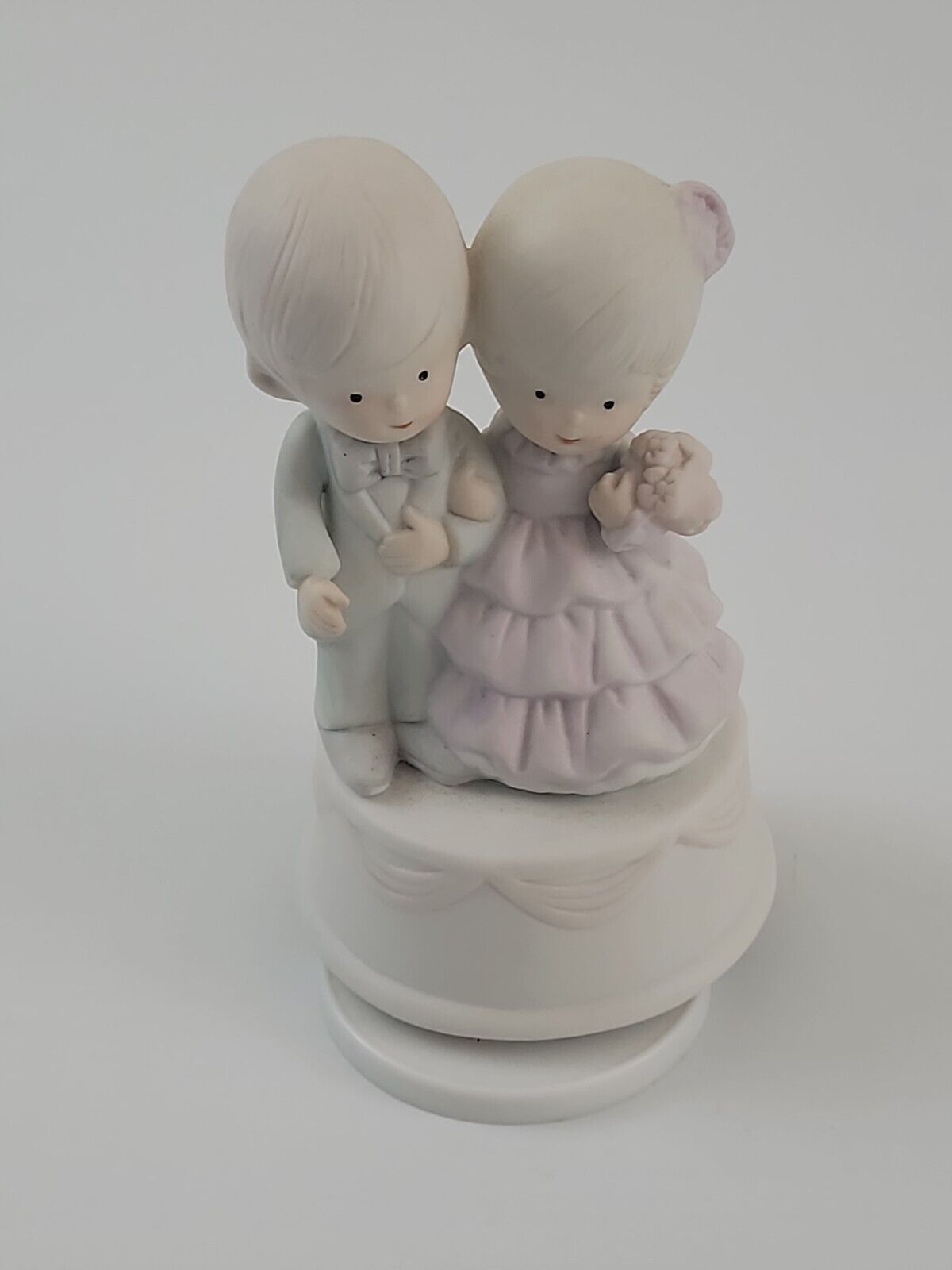  PRECIOUS MOMENTS MUSICAL FIGURINE BOY AND GIRL , HUSBAND WIFE MARRIED MARRIAGE 
