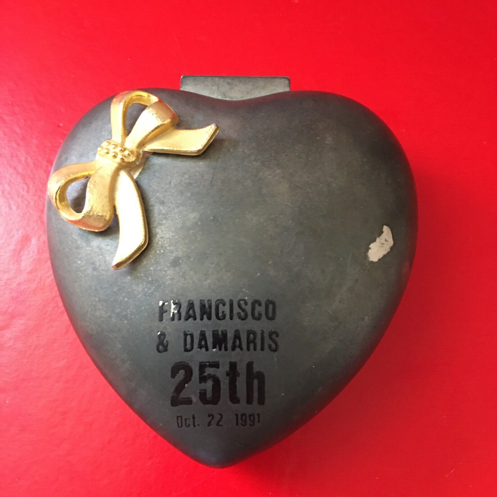 Vintage 1991 Silver Plated Heart Shape Trinket Jewelry Box w/ golden bowknot