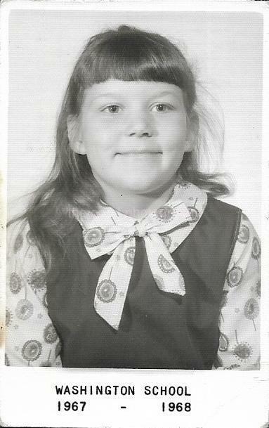 SCHOOL GIRL Small Found Photograph bw 1960\'S Original VINTAGE JD 110 16 N