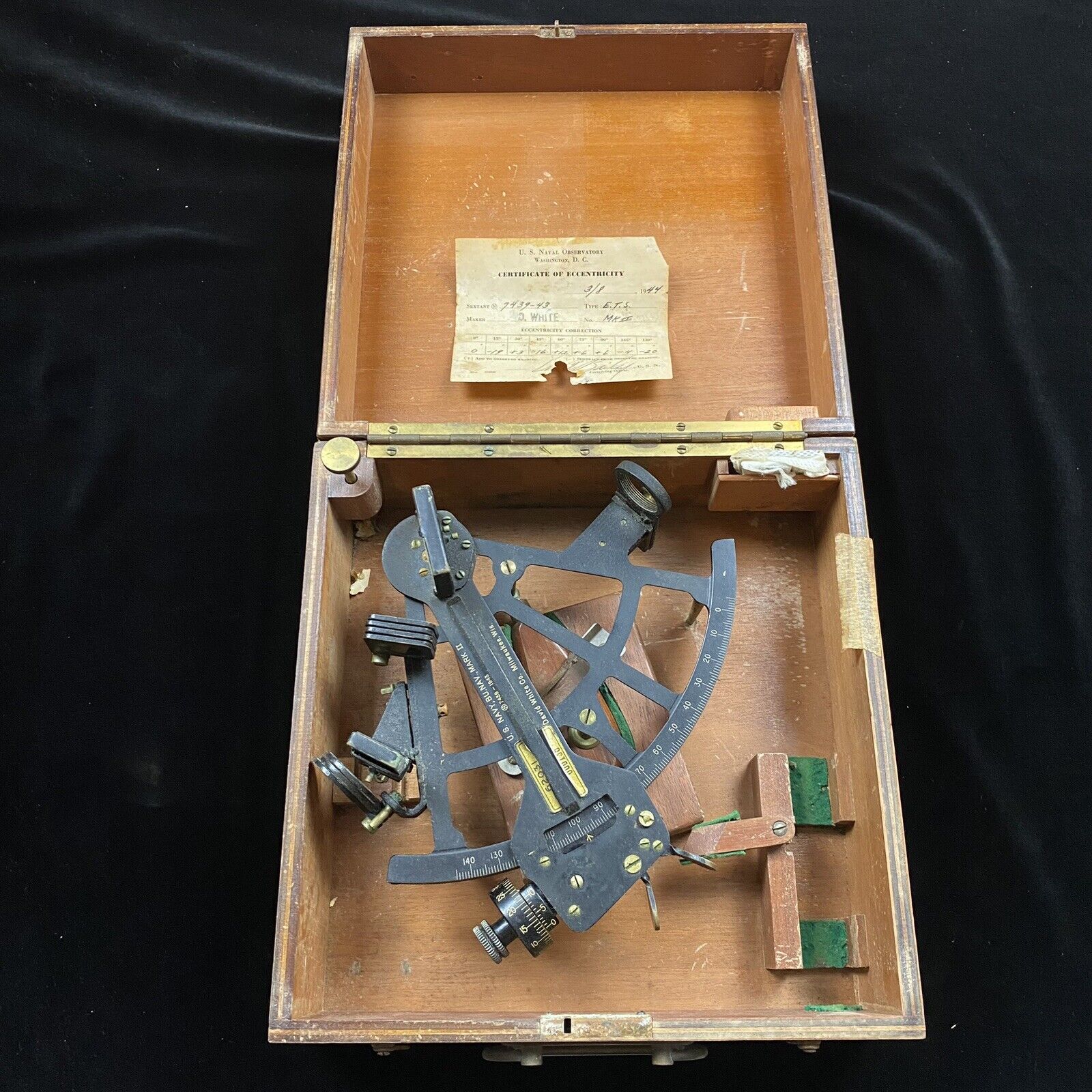Rare WWII 1943 USN Navy Navigational Sextant W Orig Box & Paper 