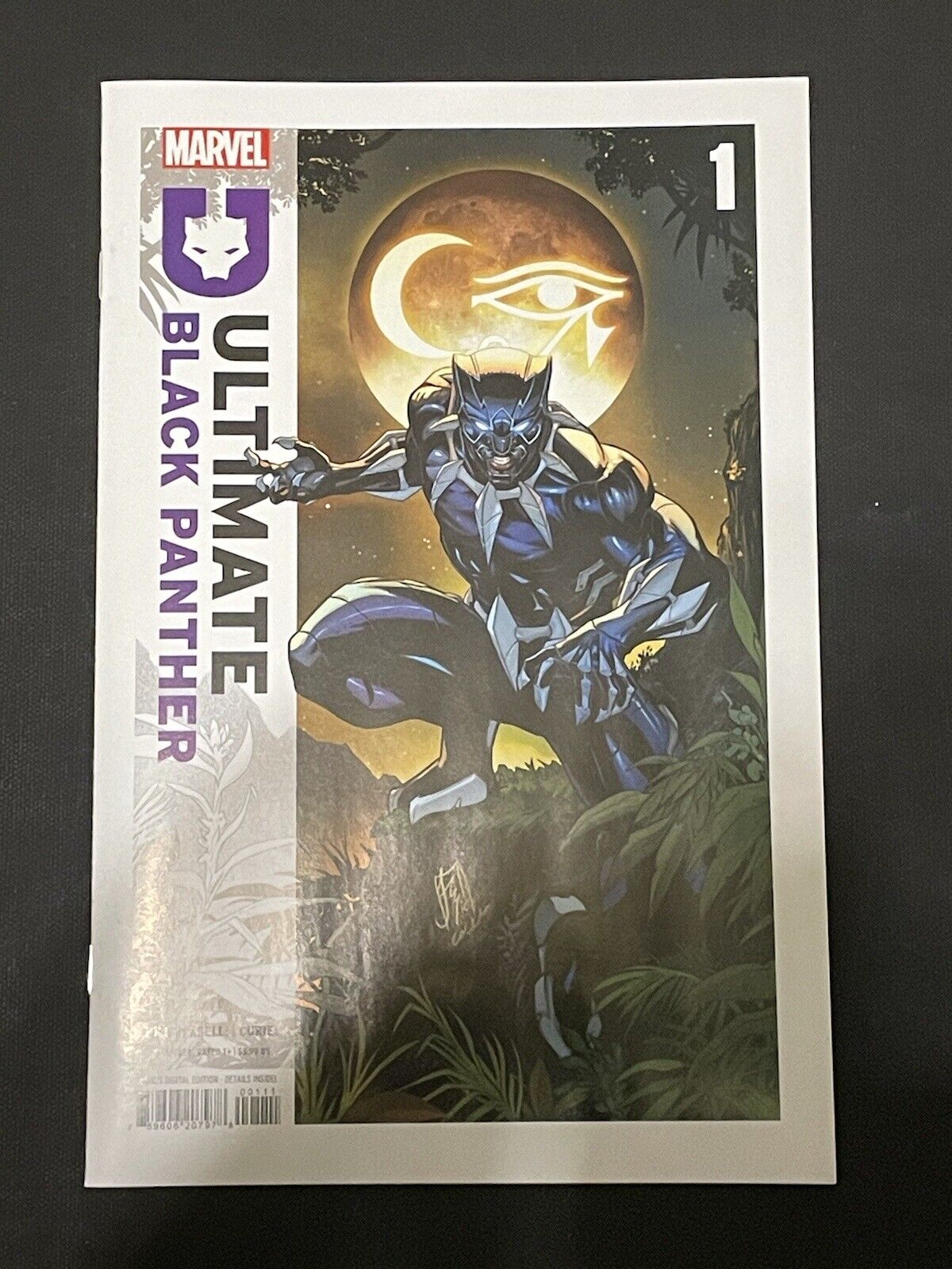 Ultimate Black Panther #1 VF/NM 1ST Full Appearance Of ULTIMATE BLACK PANHER