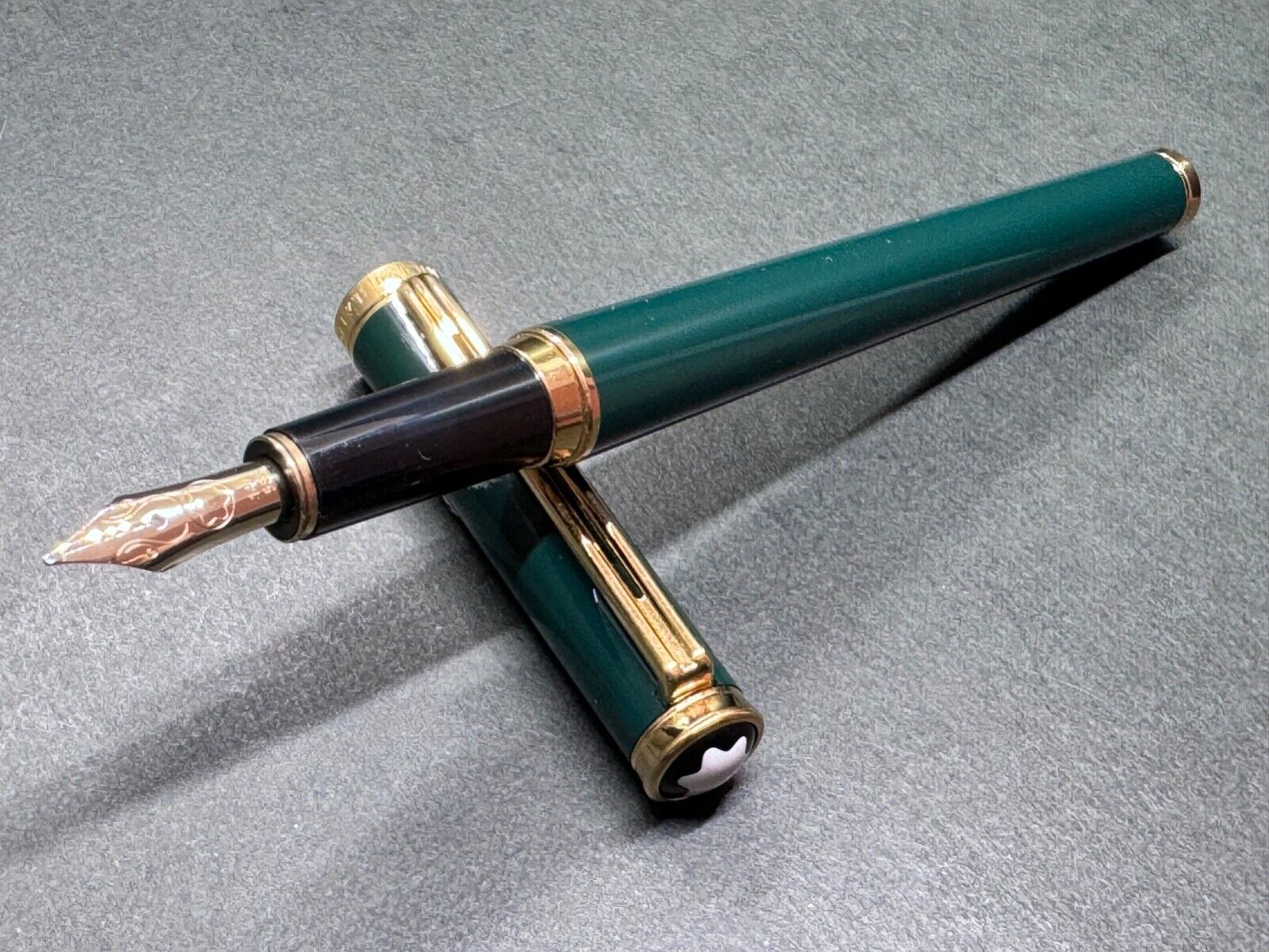MONTBLANC NOBLESSE OBLIGE Green-Moss GT Vintage Fountain Pen 14K 585 Gold nib/ F