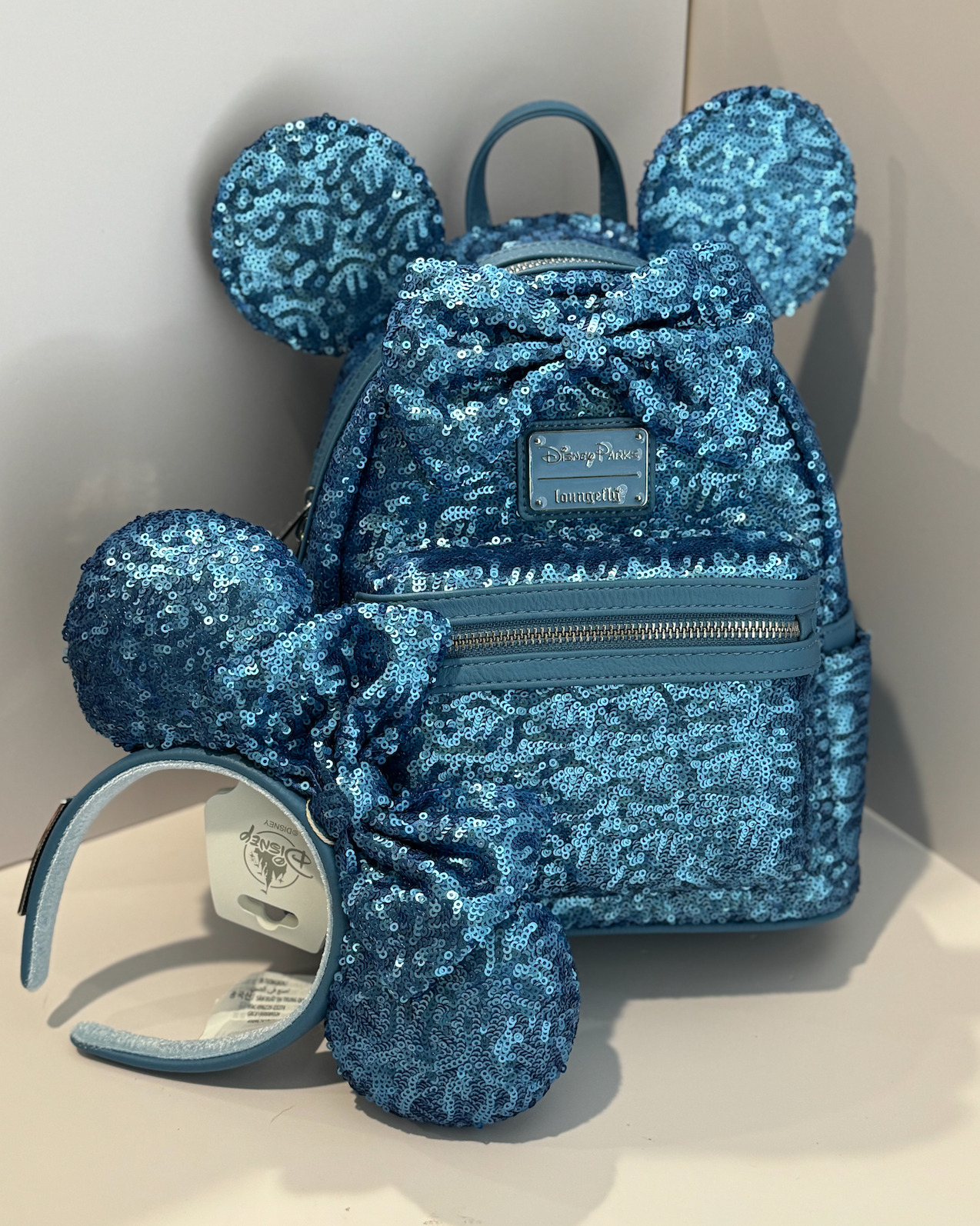 NEW Loungefly Disney Parks 2024 HYDRANGEA Blue Sequin Minnie Mouse Backpack Ears