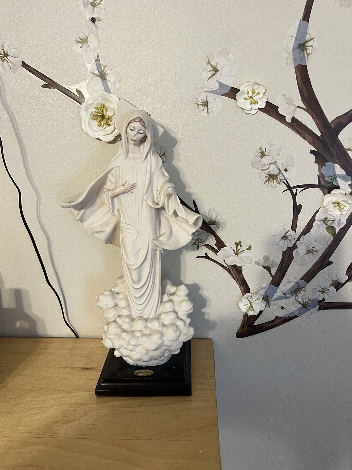 Giuseppe Armani White Ceramic Statue Vintage Madonna of Medjugorje Figurine