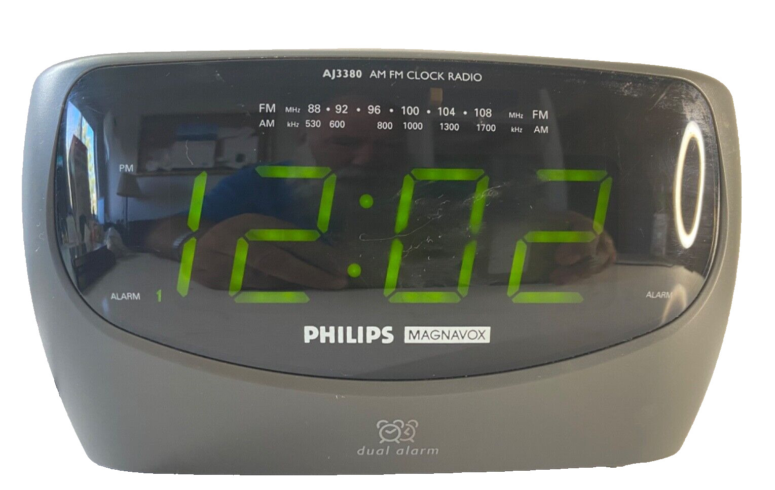 PHILIPS Magnavox Digital Dual Alarm Clock Radio, AM/FM Clock Model AJ 3380/17