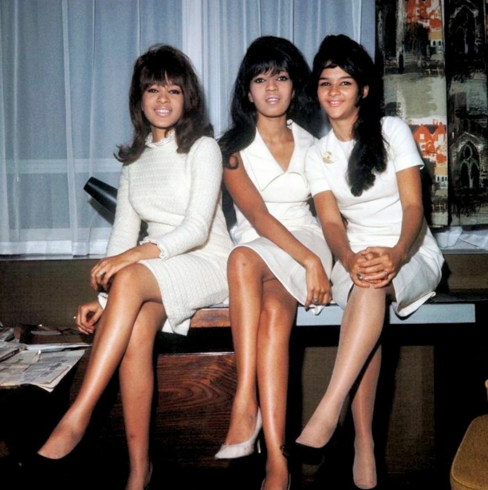 Ronnie Spector and The Ronnettes Color 8x10 Glossy Photo