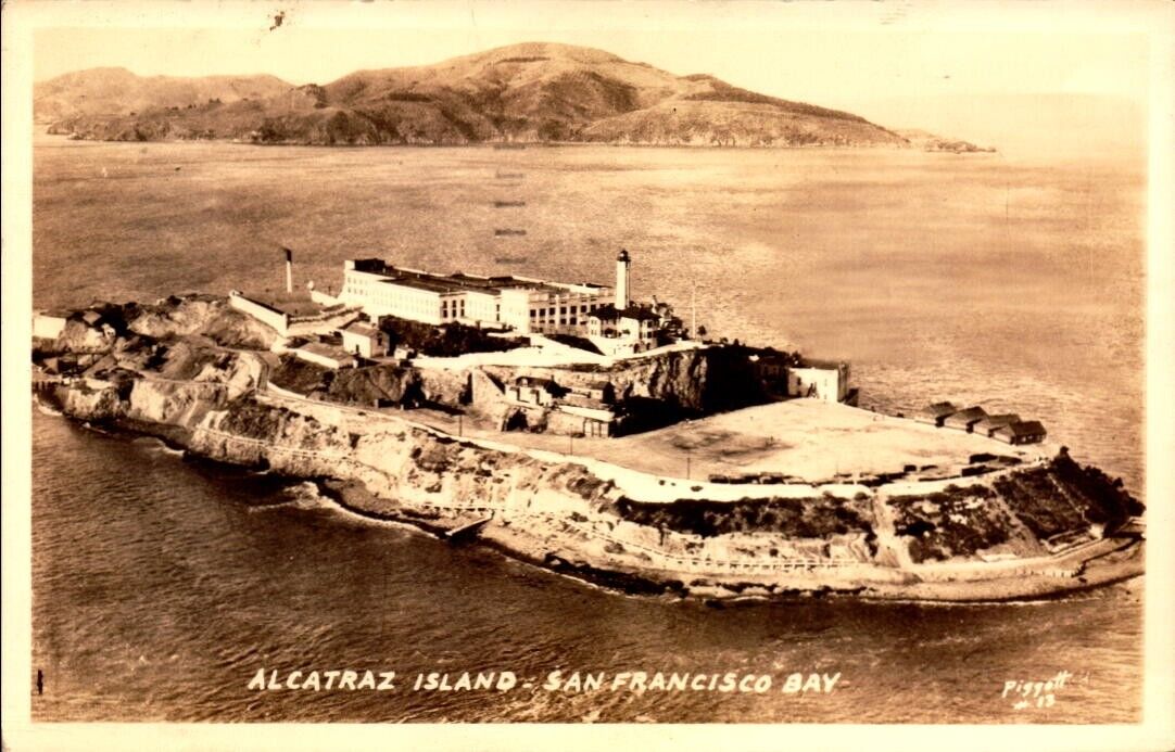 REAL PHOTO POSTCARD-ALCATRAZ ISLAND FEDERAL PRISON, SAN FRANCISCO BAY, CA BK59