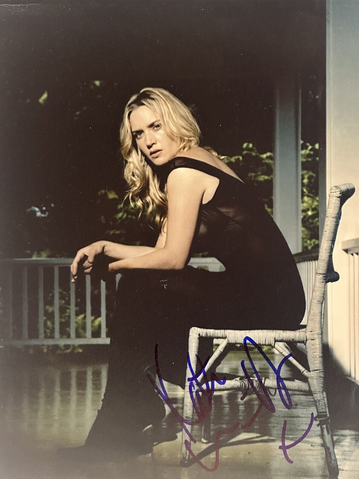 Kate Winslet- Signed  8 x 10 Color Photo Satin Finish Blue Felt Tip Pen w/Cert