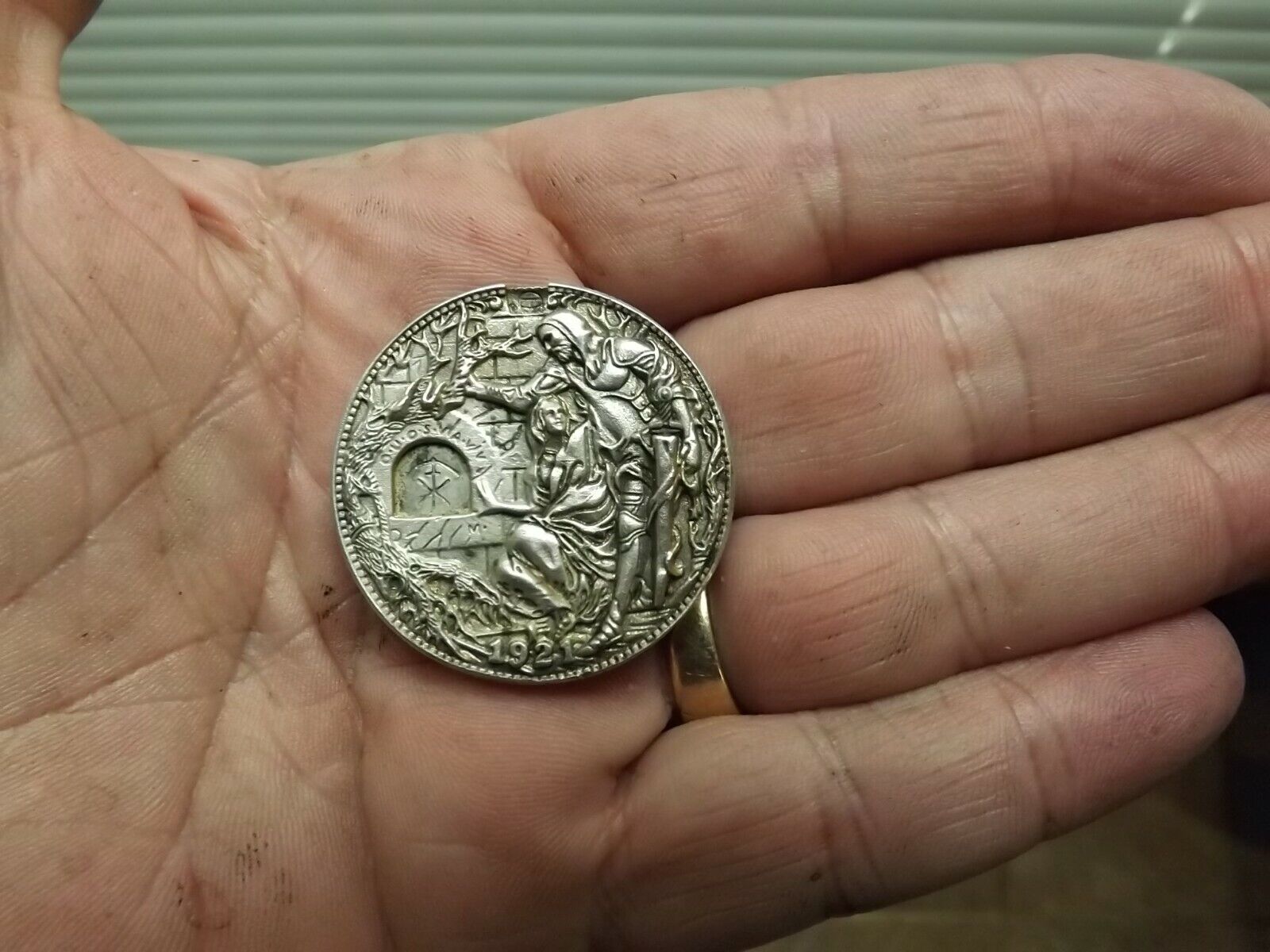 AMAZING Moveable Challenge Type Coin Removeable Sword \