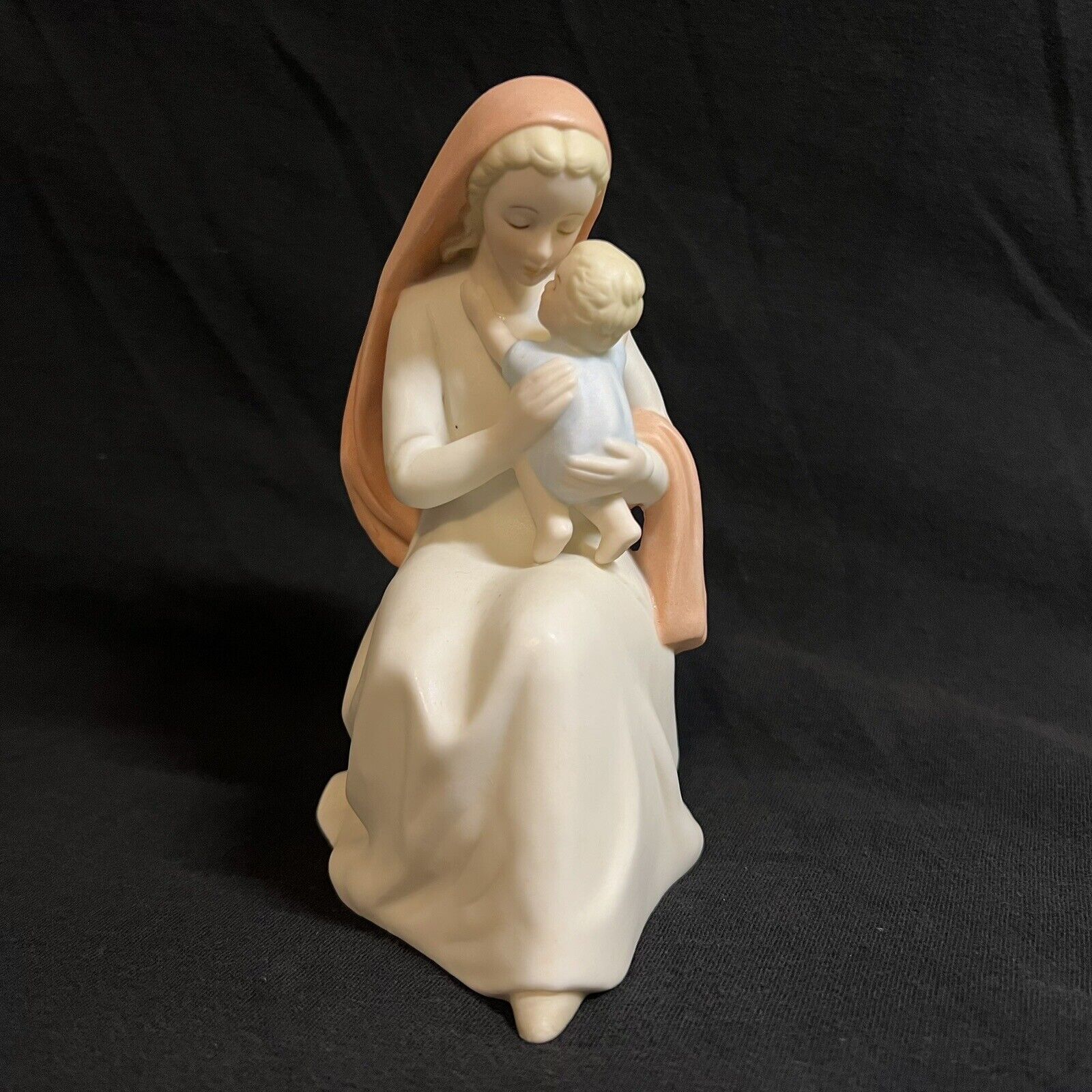 LEFTON Christopher Collection BLESSED MOTHER Child Figurine Madonna Christmas