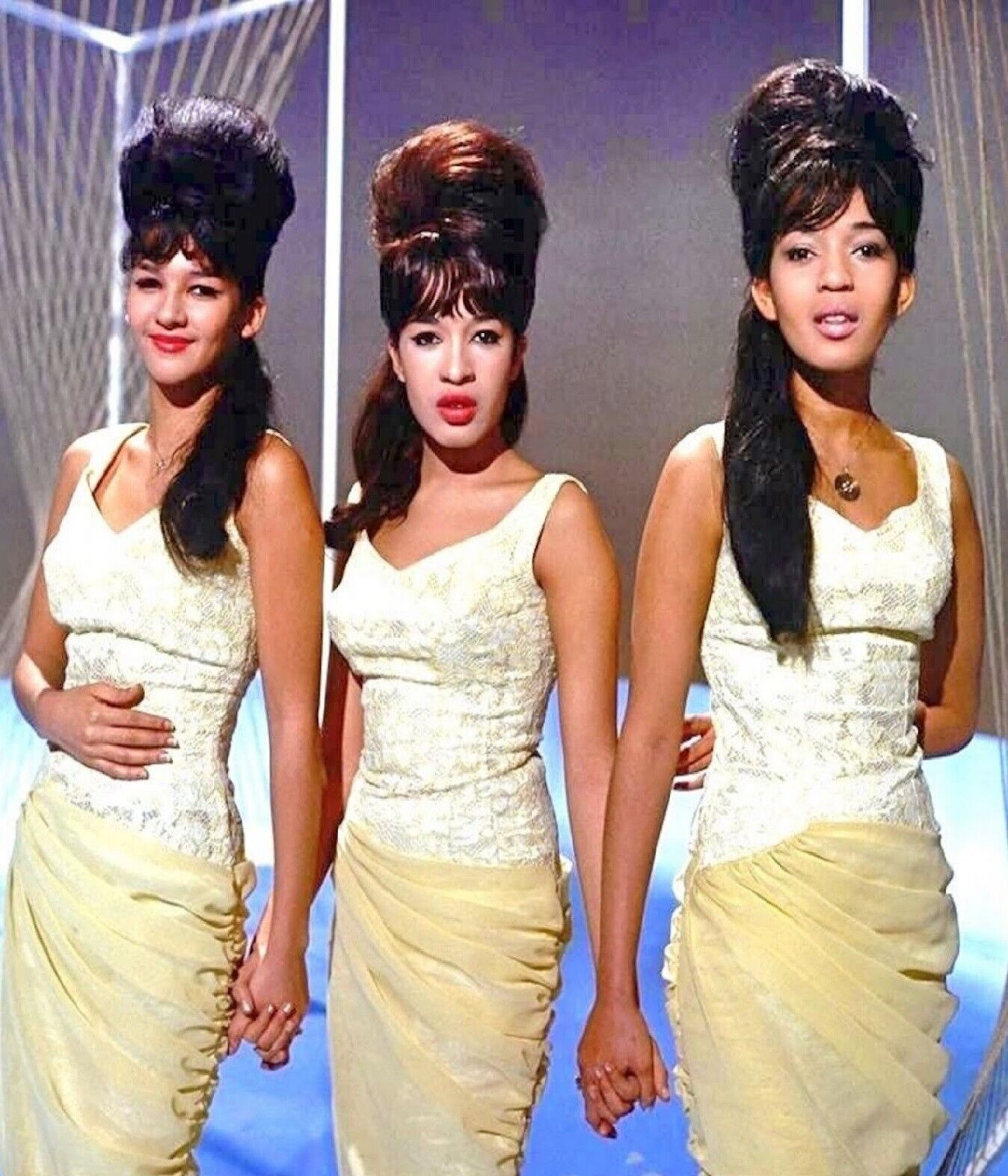 Ronnie Spector &The Ronettes Retro Girl Band Picture Poster Photo Print 8x10