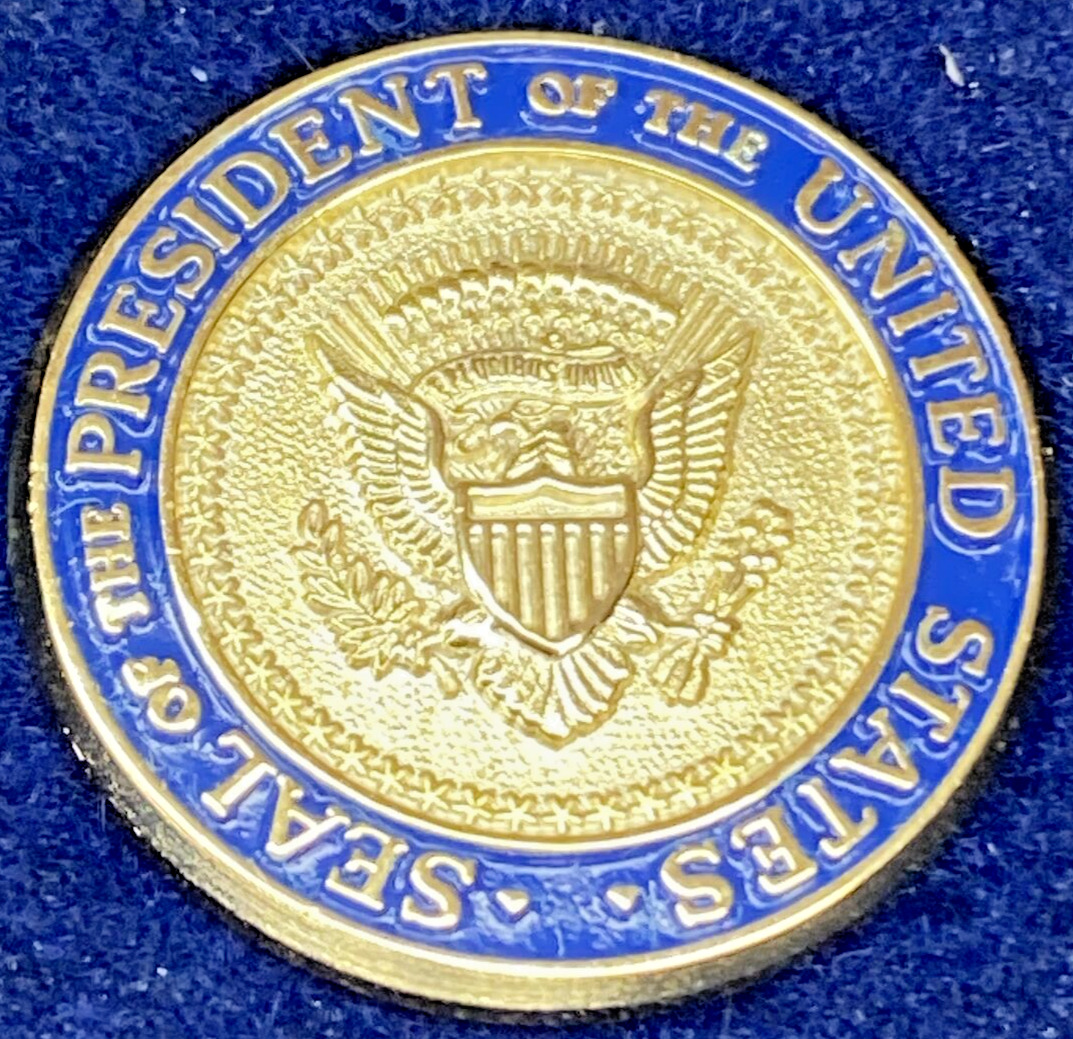 George W Bush USA Presidential Seal Gold- tone Lapel pin in a Presentation Box