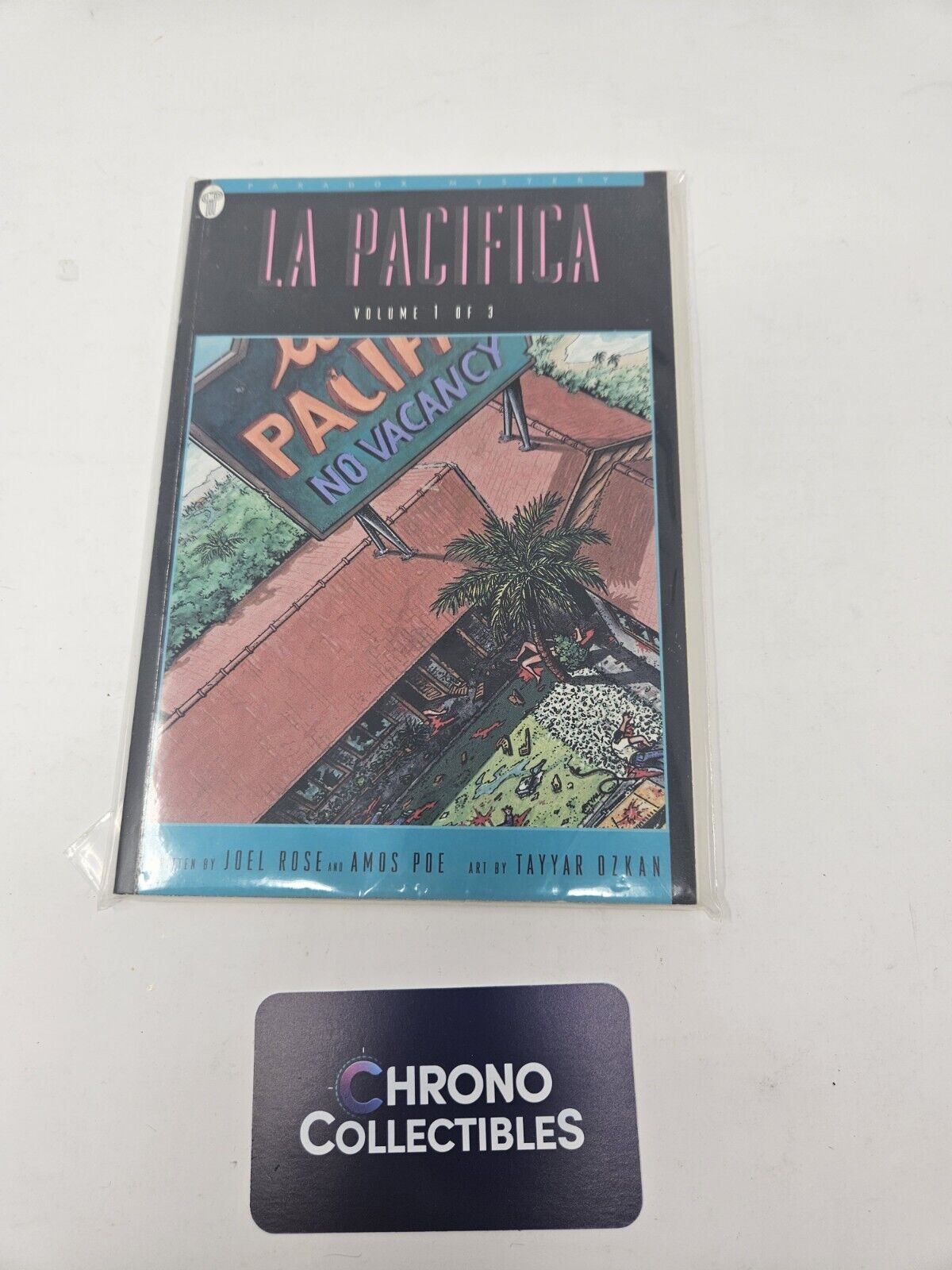 LA PACIFICA VOLUME 1 / PARADOX PRESS 1994 GRAPHIC NOVEL OOP