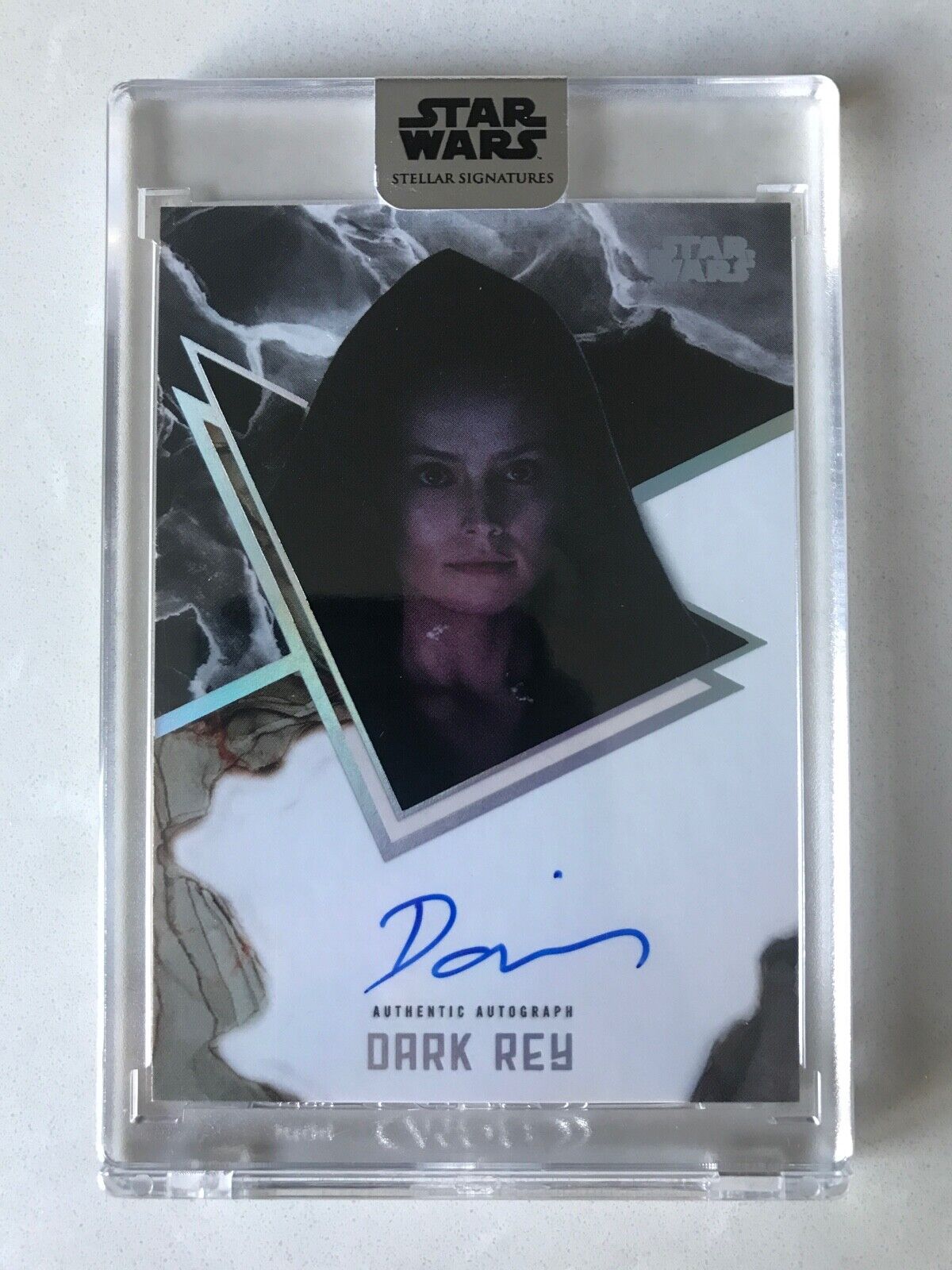 2021 Topps Star Wars Stellar Autograph Daisy Ridley Dark Rey Auto 14/40 Disney