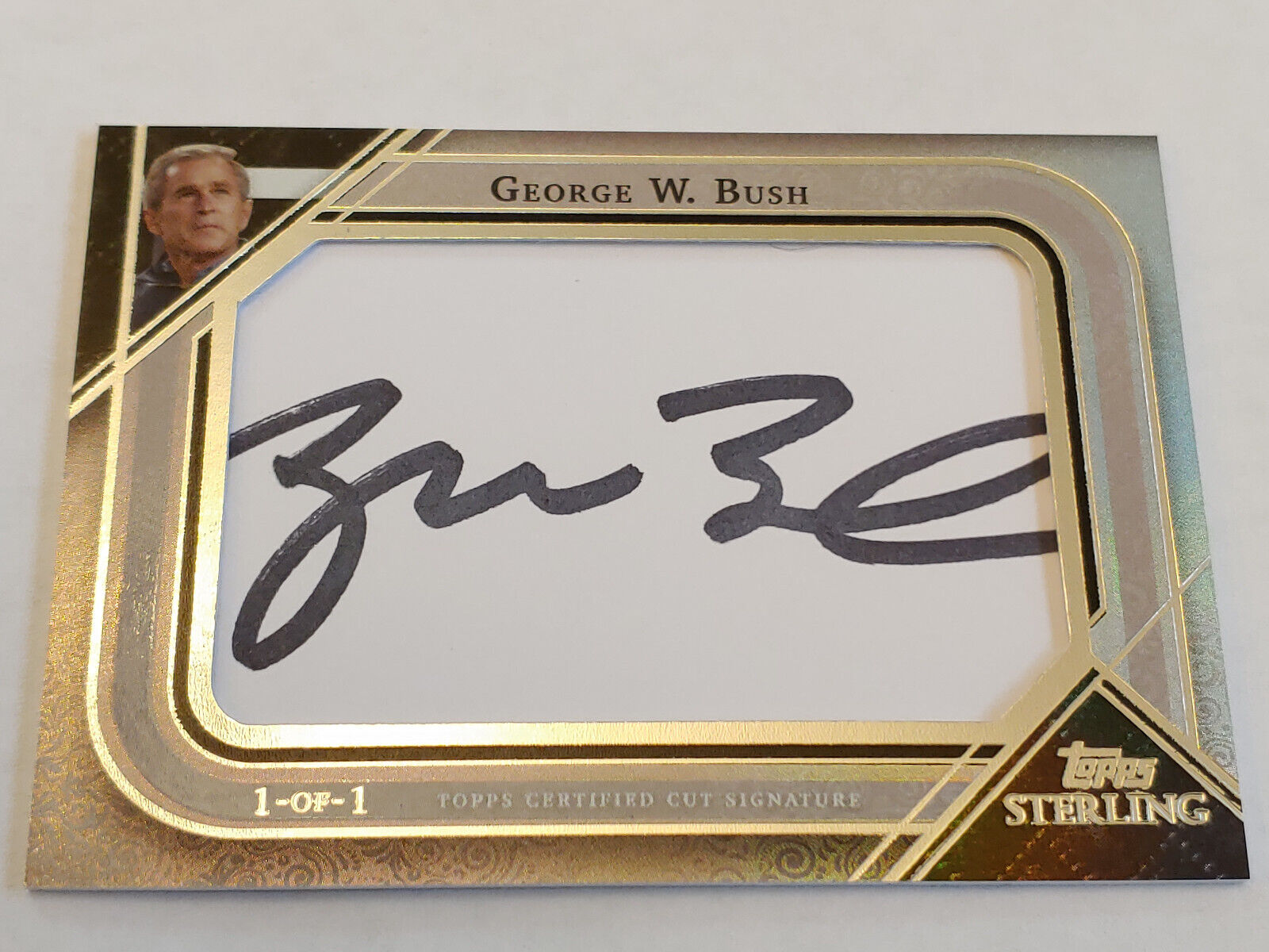 GEORGE W BUSH AUTOGRAPH 2022 Topps Sterling Cut Signature 1/1 43rd PRESIDENT