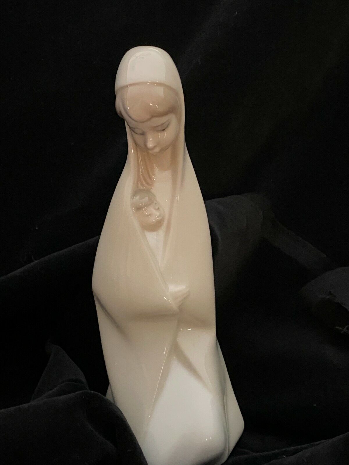 LLADRO Madonna and Child/Mother Mary holding Child EXCELLENT