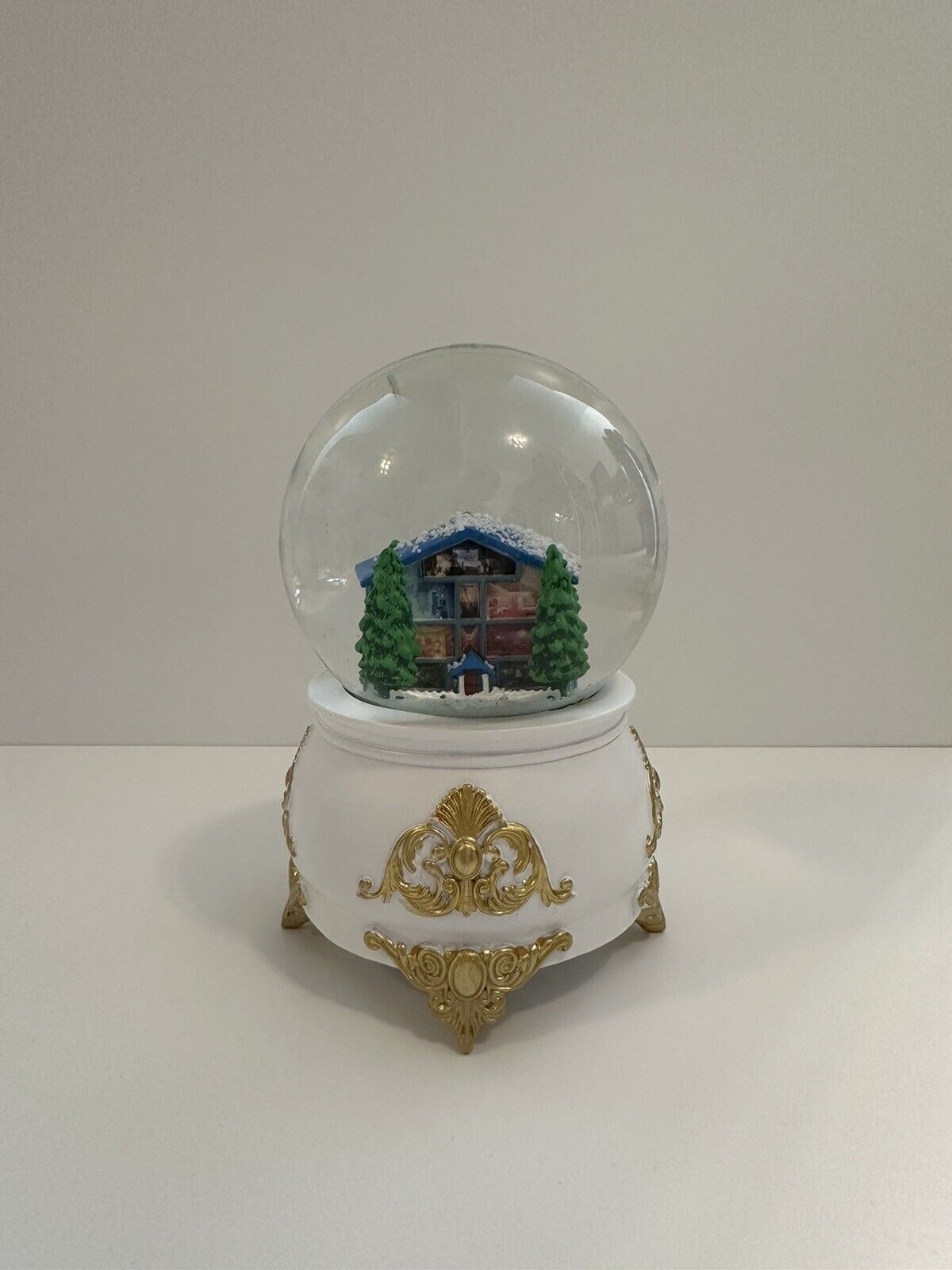 NEW Taylor Swift Lover House Snow Globe, With Box, Plays Music