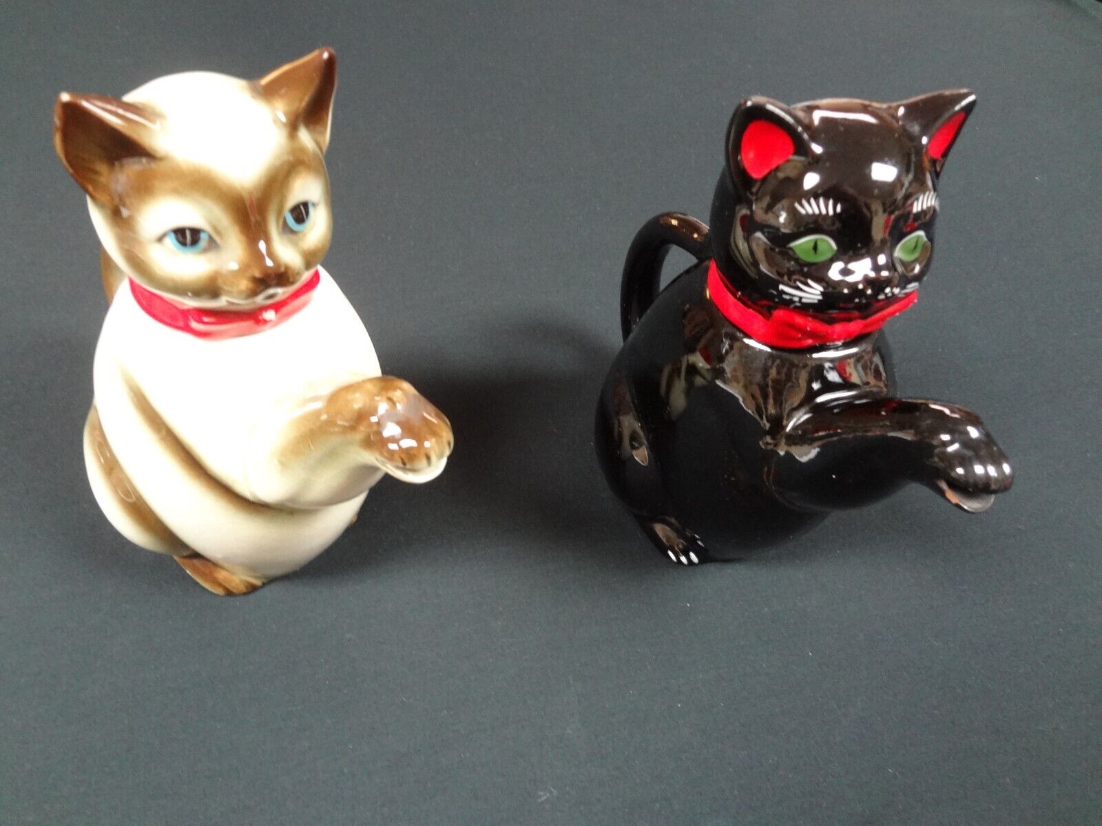 VINTAGE KASUGA WARE TEA POT PITCHER JAPAN SIAMESE BLACK CATS