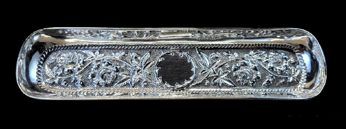 1900 London Sterling Silver Repoussé Pen Tray by John Grinsell & Sons 2.28 ozt
