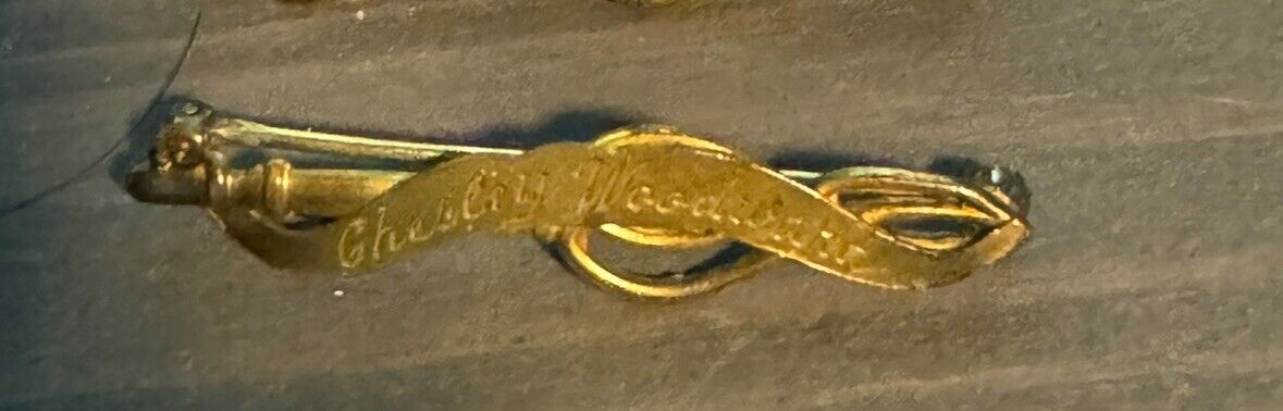 DAR engraved ancestor pin for Daughters Of The American Revolution Ghesley Woo..